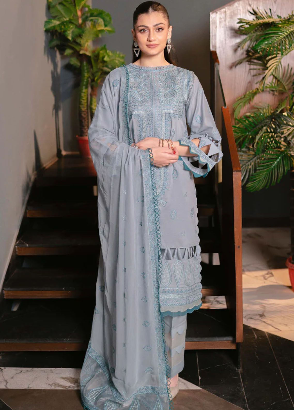 Meraki By Humdum Embroidered Lawn 3 Piece Unstitched Suit HD24M D-05 Meraki By Humdum Embroidered Lawn 3 Piece Unstitched Suit HD24M D-05