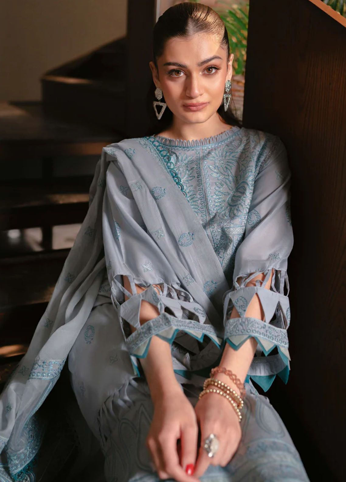 Meraki By Humdum Embroidered Lawn 3 Piece Unstitched Suit HD24M D-05 Meraki By Humdum Embroidered Lawn 3 Piece Unstitched Suit HD24M D-05