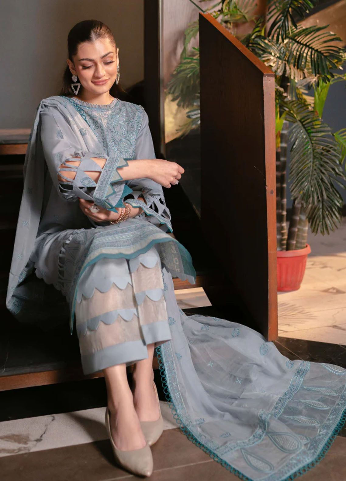 Meraki By Humdum Embroidered Lawn 3 Piece Unstitched Suit HD24M D-05 Meraki By Humdum Embroidered Lawn 3 Piece Unstitched Suit HD24M D-05