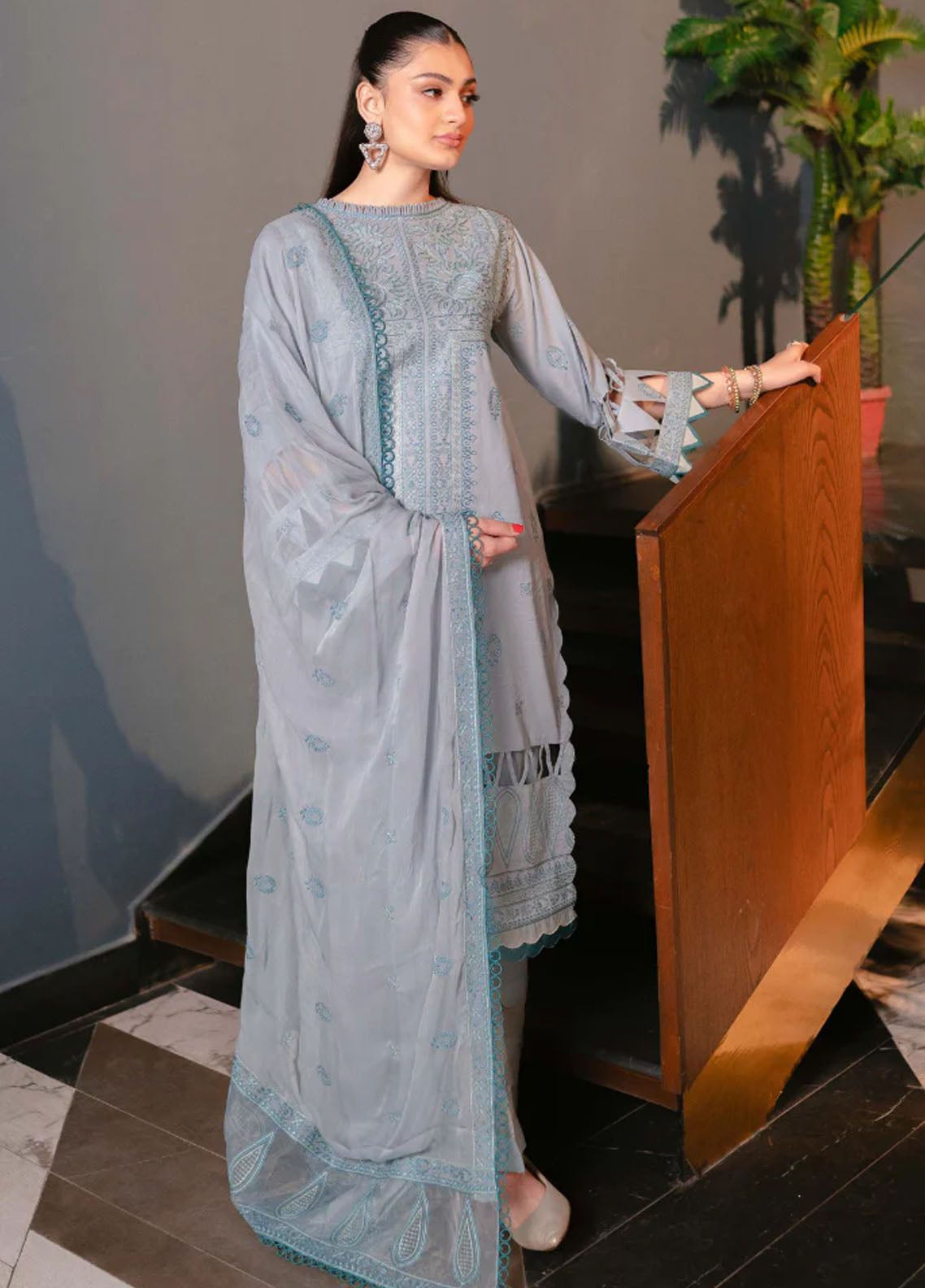 Meraki By Humdum Embroidered Lawn 3 Piece Unstitched Suit HD24M D-05 Meraki By Humdum Embroidered Lawn 3 Piece Unstitched Suit HD24M D-05