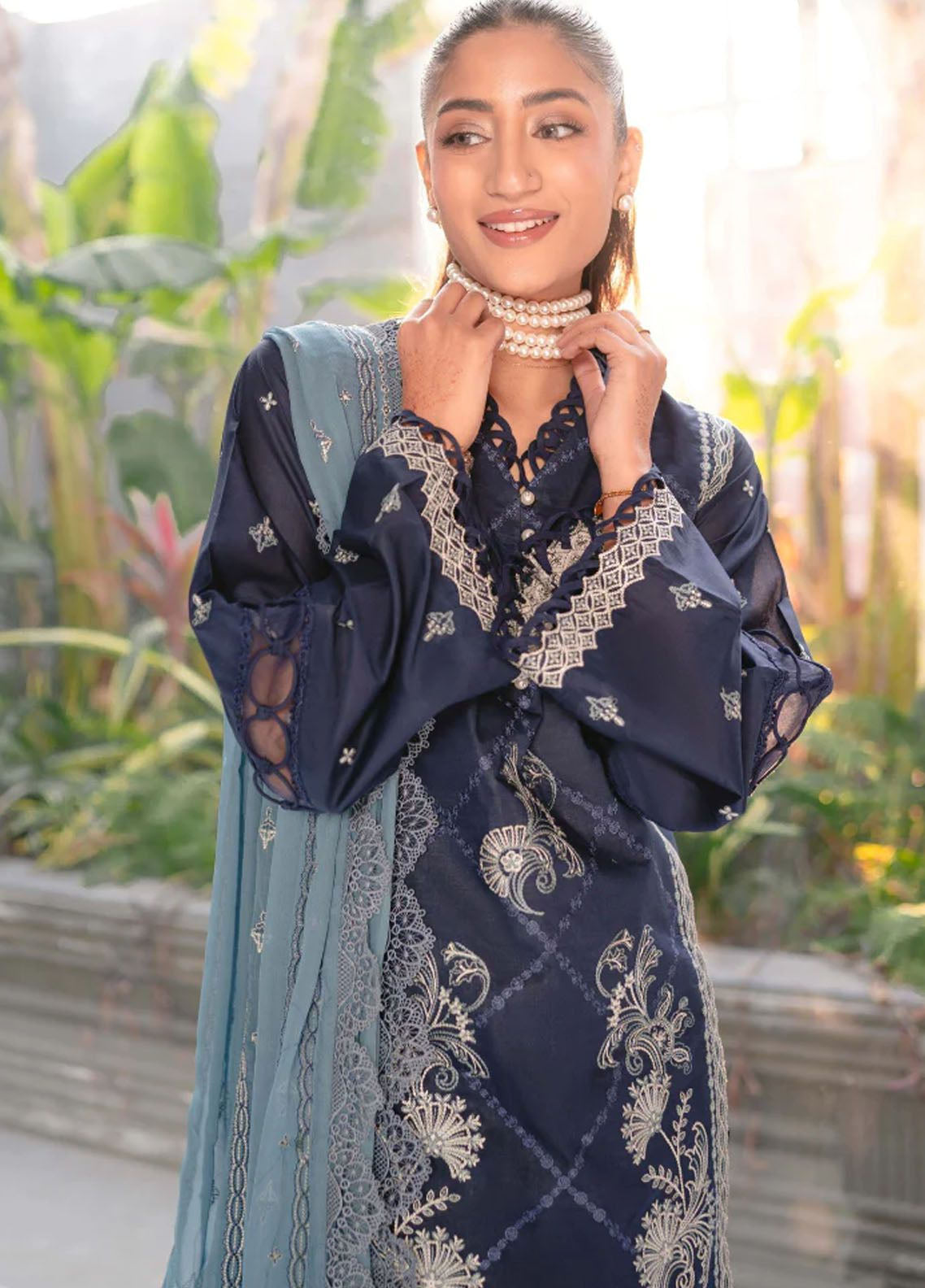 Meraki By Humdum Embroidered Lawn 3 Piece Unstitched Suit HD24M D-08 Meraki By Humdum Embroidered Lawn 3 Piece Unstitched Suit HD24M D-08