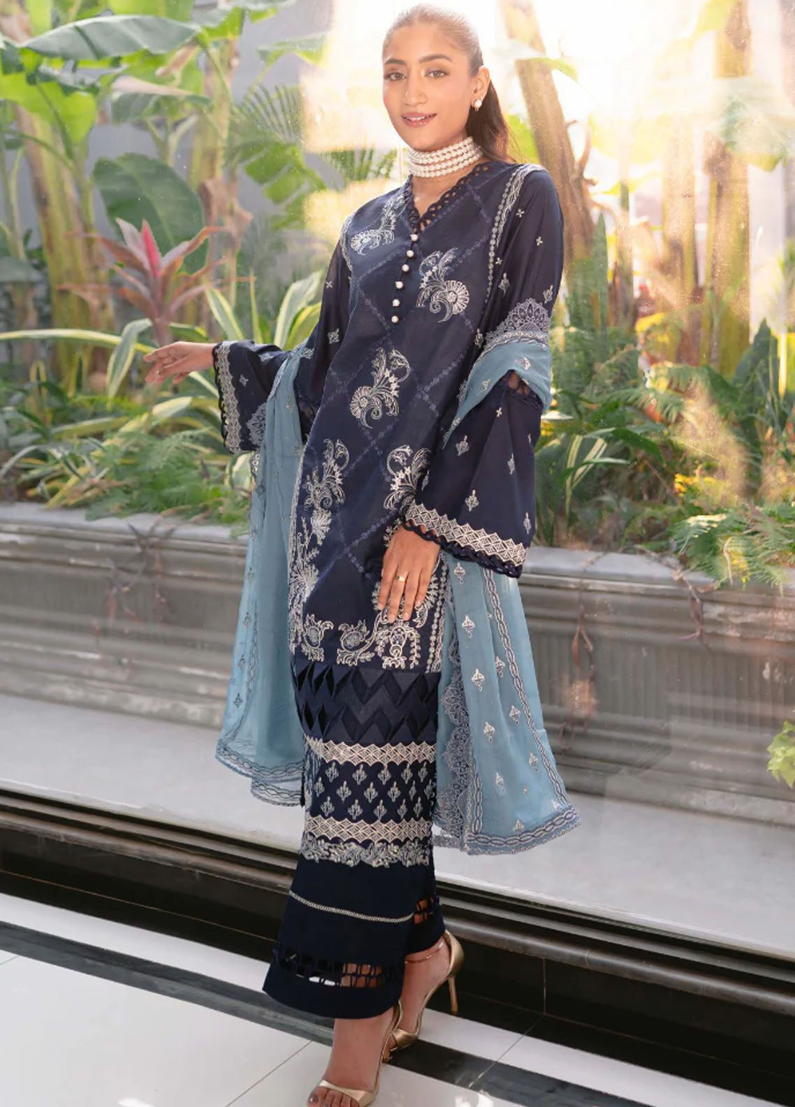 Meraki By Humdum Embroidered Lawn 3 Piece Unstitched Suit HD24M D-08 Meraki By Humdum Embroidered Lawn 3 Piece Unstitched Suit HD24M D-08