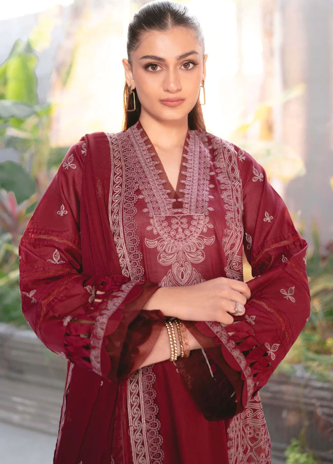 Meraki By Humdum Embroidered Lawn 3 Piece Unstitched Suit HD24M D-09 Meraki By Humdum Embroidered Lawn 3 Piece Unstitched Suit HD24M D-09