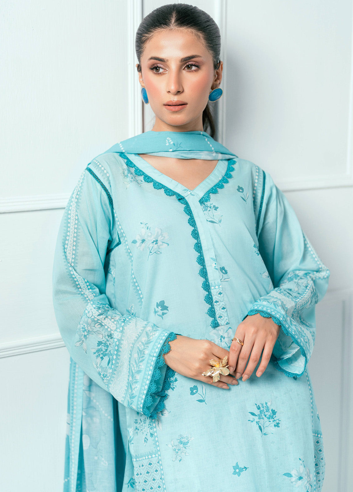 Minha By Amal Luxury Printed Lawn 3 Piece Unstitched Suit AM25MLL AM-02 Minha By Amal Luxury Printed Lawn 3 Piece Unstitched Suit AM25MLL AM-02