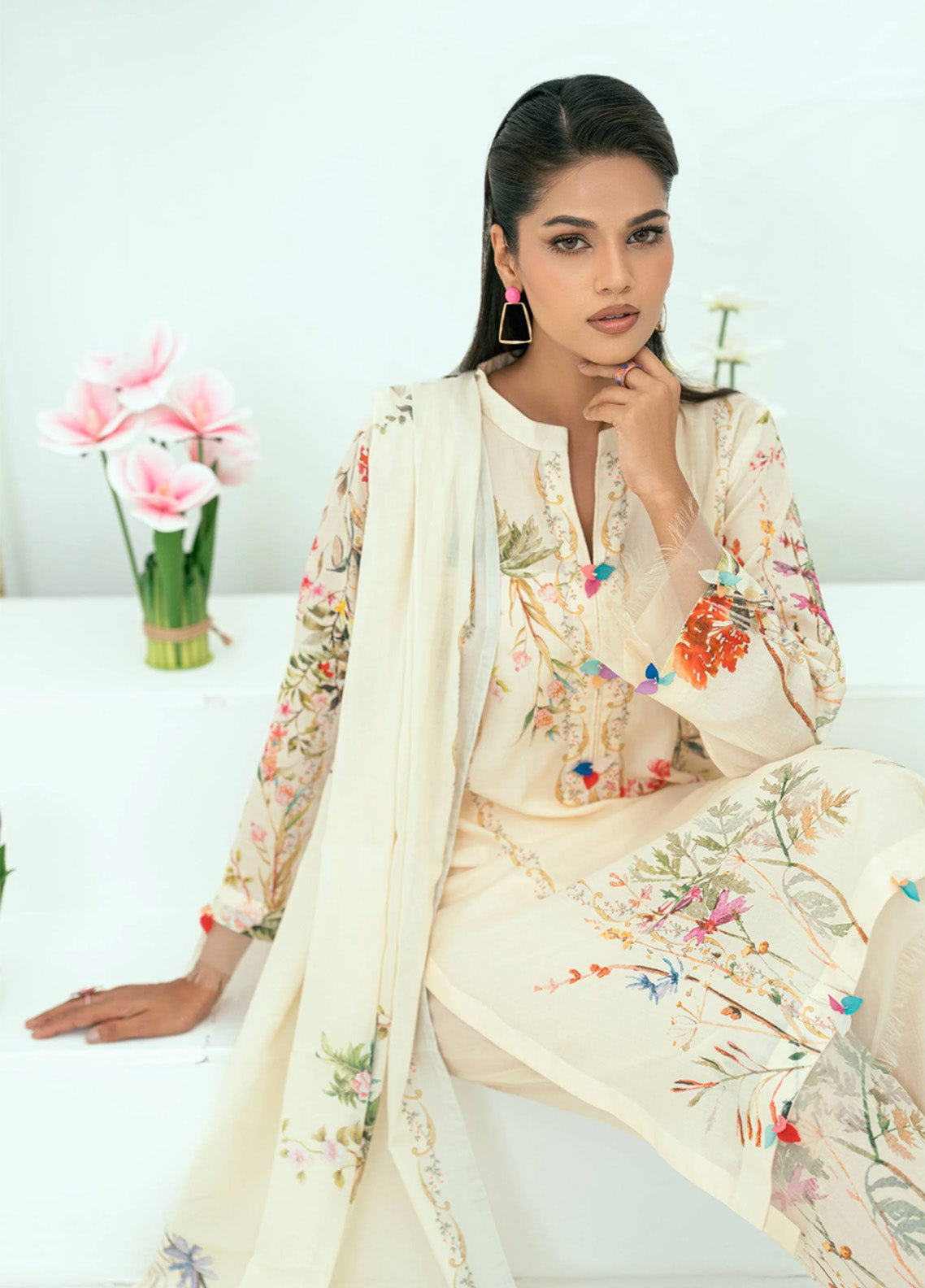 Minha By Amal Luxury Printed Lawn 3 Piece Unstitched Suit AM25MLL AM-06 Minha By Amal Luxury Printed Lawn 3 Piece Unstitched Suit AM25MLL AM-06