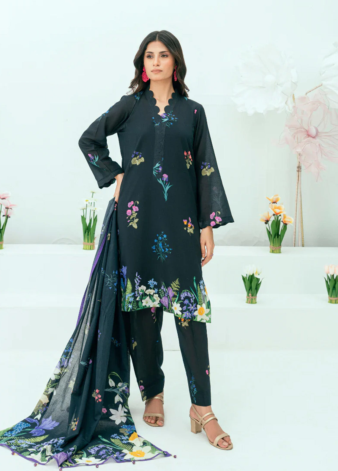 Minha By Amal Luxury Printed Lawn 3 Piece Unstitched Suit AM25MLL AM-13 Minha By Amal Luxury Printed Lawn 3 Piece Unstitched Suit AM25MLL AM-13