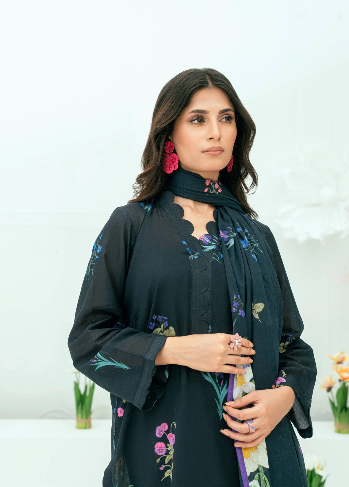 Minha By Amal Luxury Printed Lawn 3 Piece Unstitched Suit AM25MLL AM-13 Minha By Amal Luxury Printed Lawn 3 Piece Unstitched Suit AM25MLL AM-13