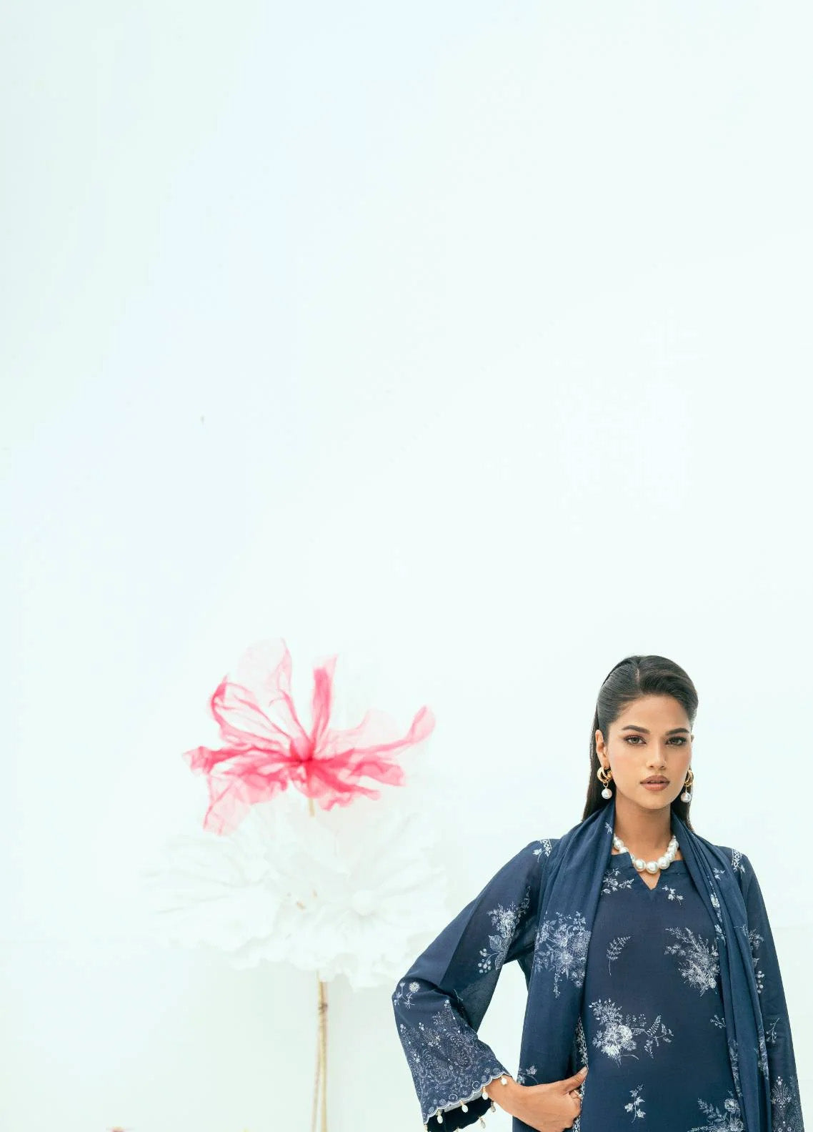 Minha By Amal Luxury Printed Lawn 3 Piece Unstitched Suit AM25MLL AM-16 Minha By Amal Luxury Printed Lawn 3 Piece Unstitched Suit AM25MLL AM-16