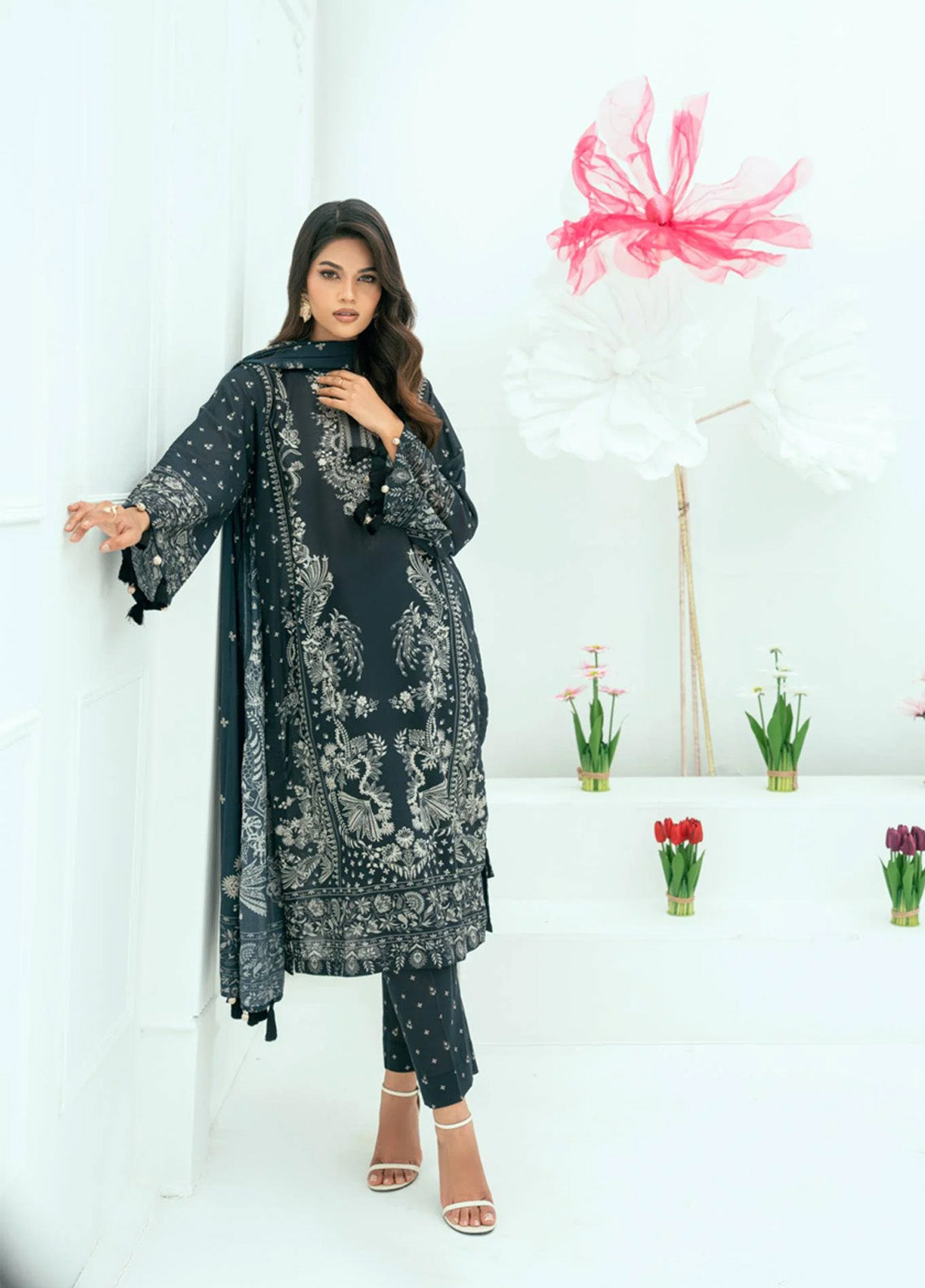 Minha By Amal Luxury Printed Lawn 3 Piece Unstitched Suit AM25MLL AM-18 Minha By Amal Luxury Printed Lawn 3 Piece Unstitched Suit AM25MLL AM-18