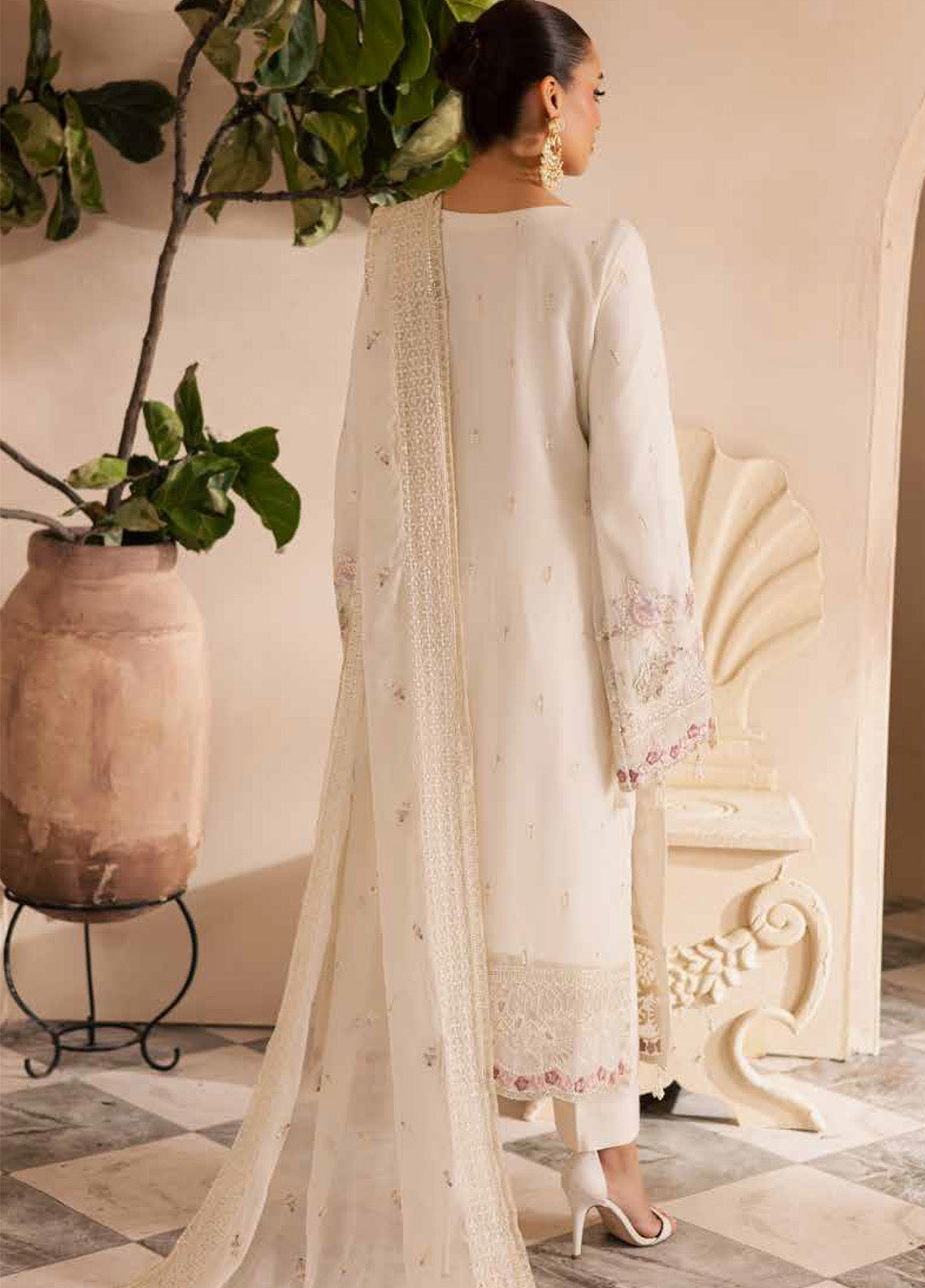 Miraal By Emaan Adeel Embroidered Chiffon 3 Piece Unstitched Suit EA25MLC D-ELANORA Miraal By Emaan Adeel Embroidered Chiffon 3 Piece Unstitched Suit EA25MLC D-ELANORA