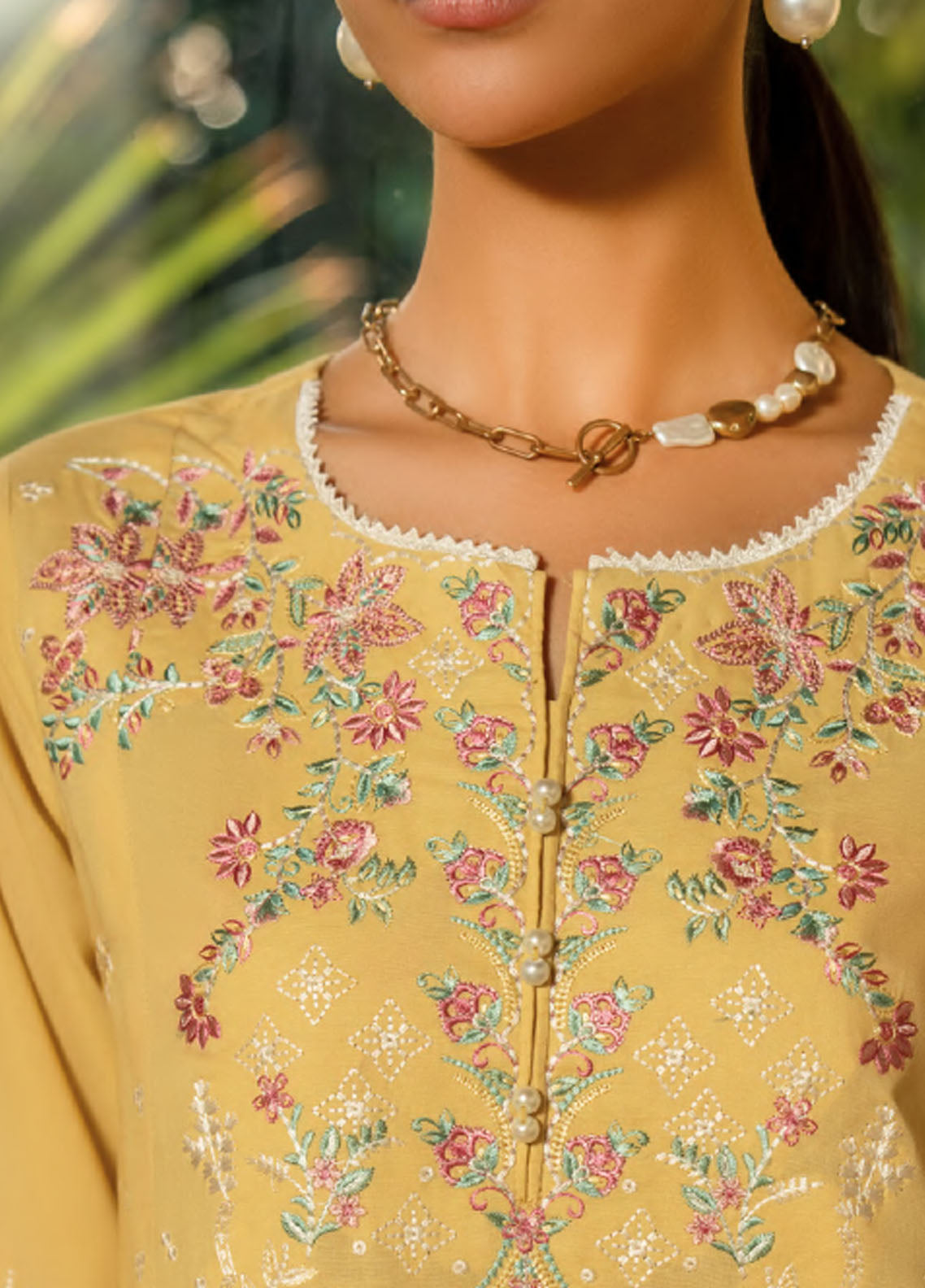 Misha By Casual Lite Pre Fall Embroidered Linen 3 Piece Stitched Suit CL25MD1 D-PF-02 Misha By Casual Lite Pre Fall Embroidered Linen 3 Piece Stitched Suit CL25MD1 D-PF-02