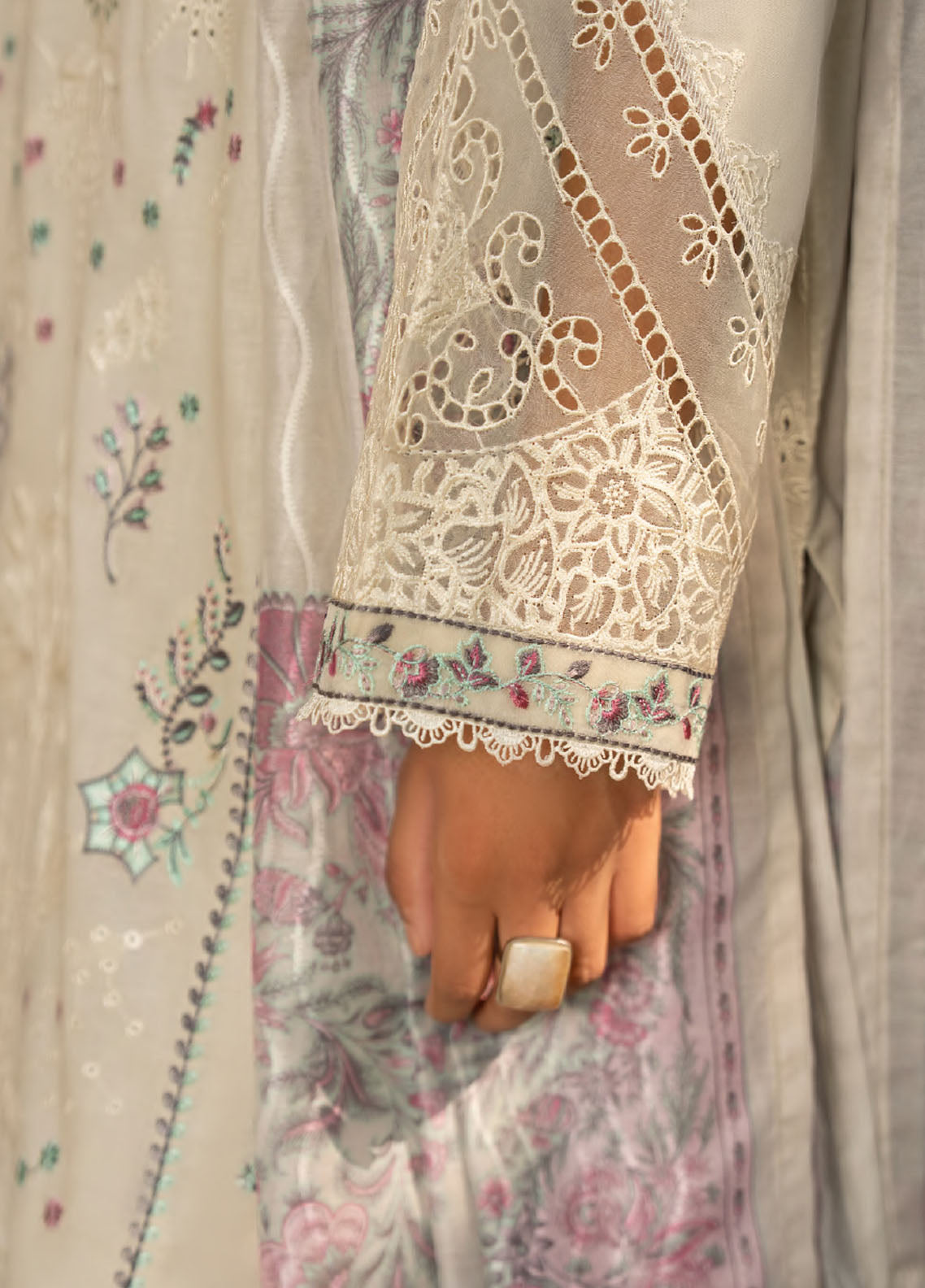 Misha By Casual Lite Pre Fall Embroidered Linen 3 Piece Stitched Suit CL25MD1 D-PF-05 Misha By Casual Lite Pre Fall Embroidered Linen 3 Piece Stitched Suit CL25MD1 D-PF-05