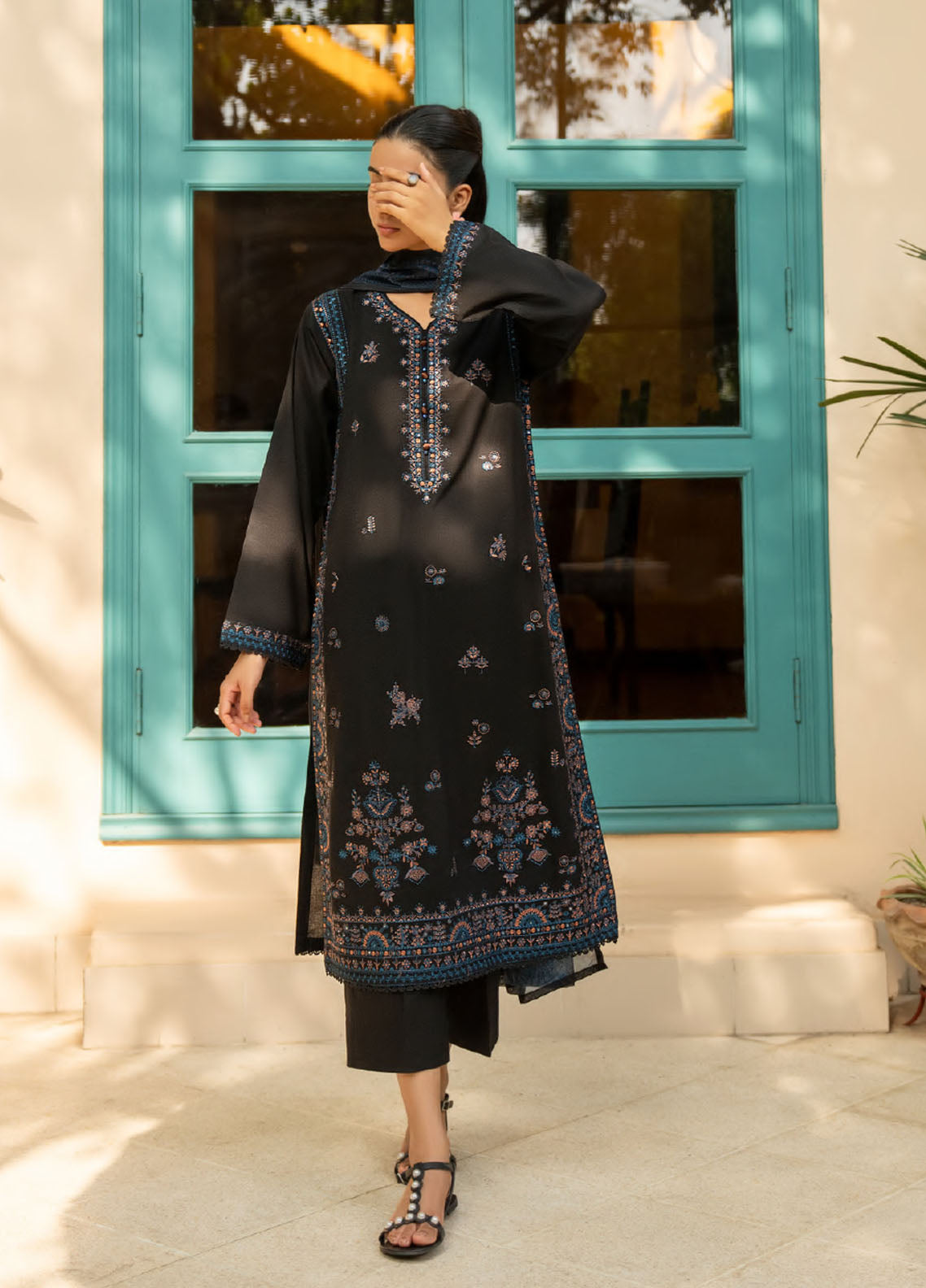 Misha By Casual Lite Pre Fall Embroidered Linen 3 Piece Stitched Suit CL25MD1 D-PF-06 Misha By Casual Lite Pre Fall Embroidered Linen 3 Piece Stitched Suit CL25MD1 D-PF-06