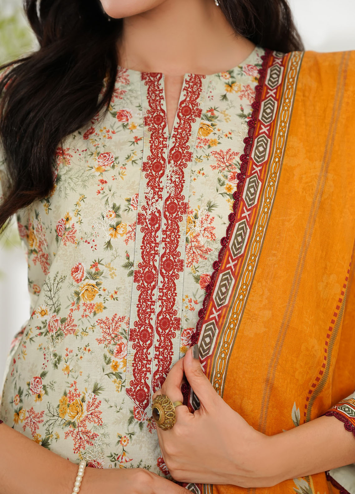 Misri By VS Textile Embroidered Lawn 3 Piece Unstitched Suit VS25EEV2 D-75 Misri By VS Textile Embroidered Lawn 3 Piece Unstitched Suit VS25EEV2 D-75