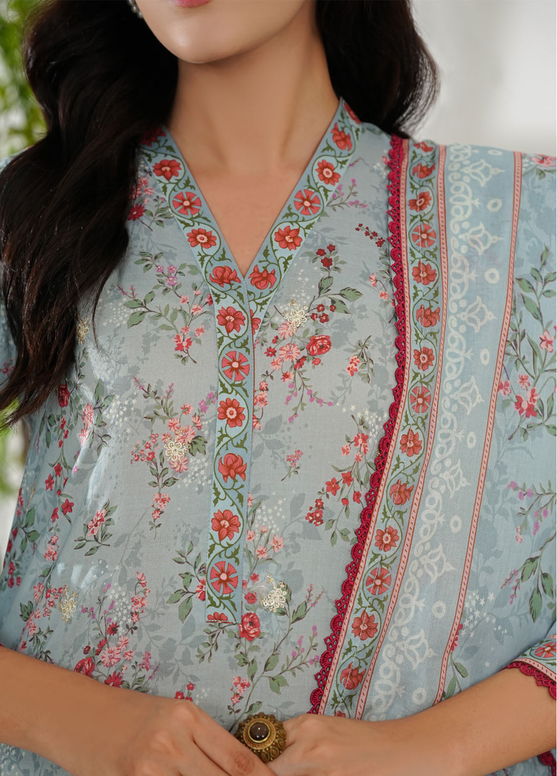 Misri By VS Textile Embroidered Lawn 3 Piece Unstitched Suit VS25EEV2 D-80 Misri By VS Textile Embroidered Lawn 3 Piece Unstitched Suit VS25EEV2 D-80