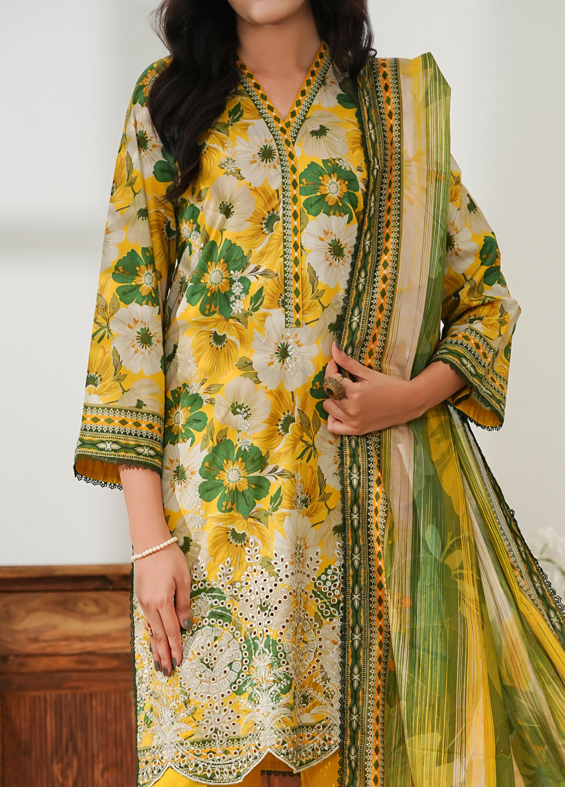 Misri By VS Textile Embroidered Lawn 3 Piece Unstitched Suit VS25EEV2 D-81 Misri By VS Textile Embroidered Lawn 3 Piece Unstitched Suit VS25EEV2 D-81