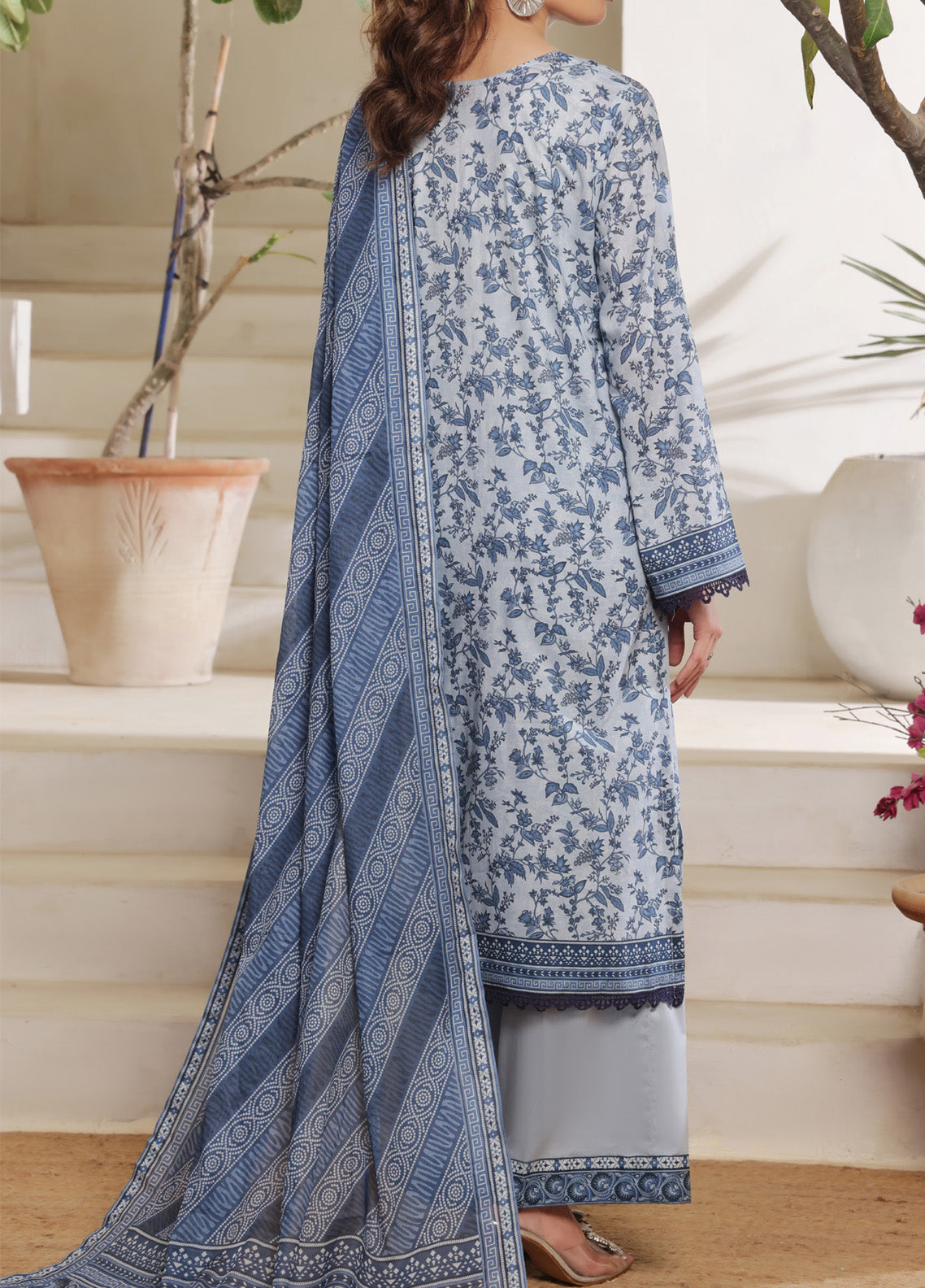 Misri By VS Textile Printed Lawn 3 Piece Unstitched Suit VS25PLV1 D-630 Misri By VS Textile Printed Lawn 3 Piece Unstitched Suit VS25PLV1 D-630
