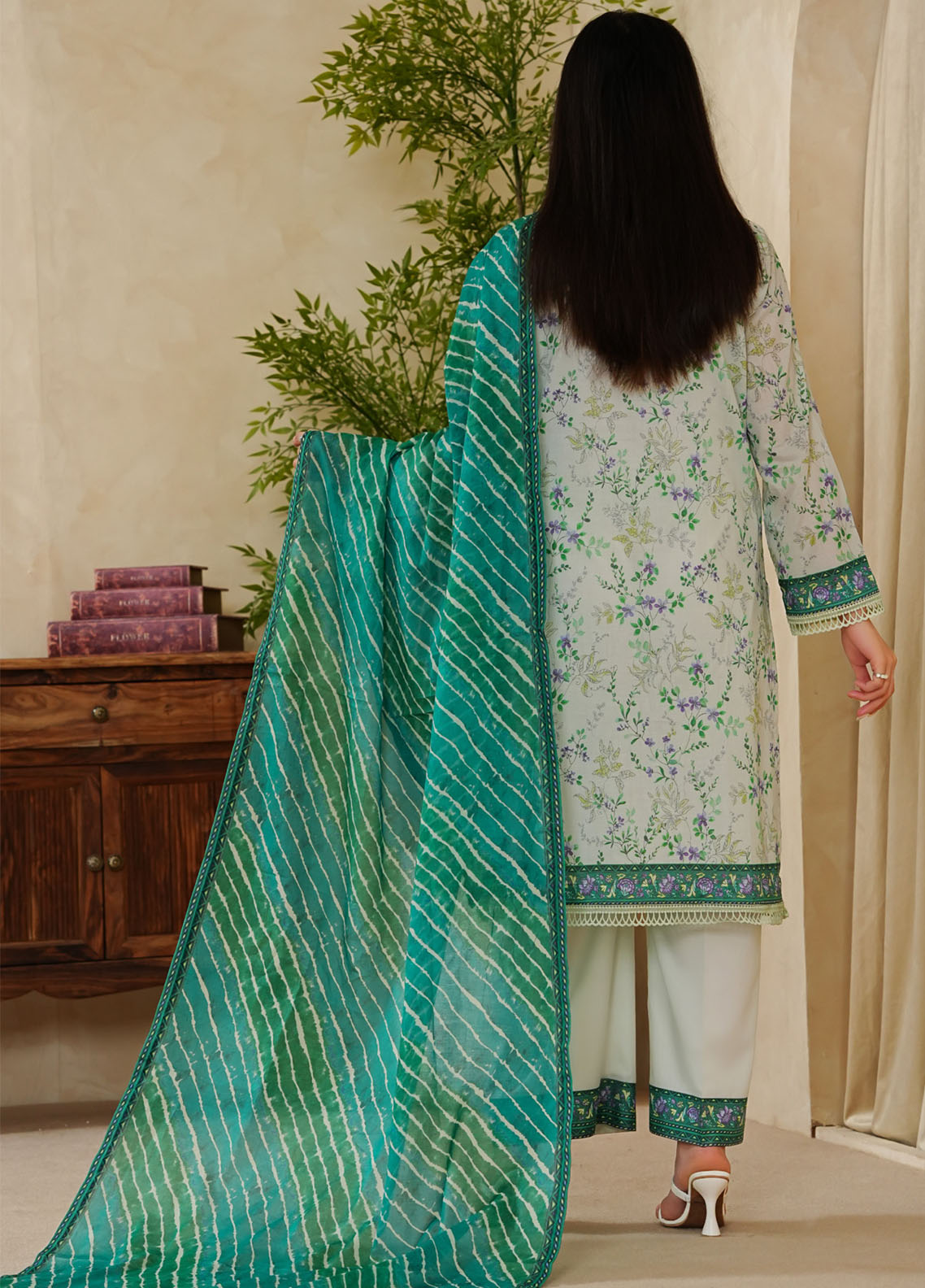 Misri By VS Textile Printed Lawn 3 Piece Unstitched Suit VS25PLV2 D-635 Misri By VS Textile Printed Lawn 3 Piece Unstitched Suit VS25PLV2 D-635