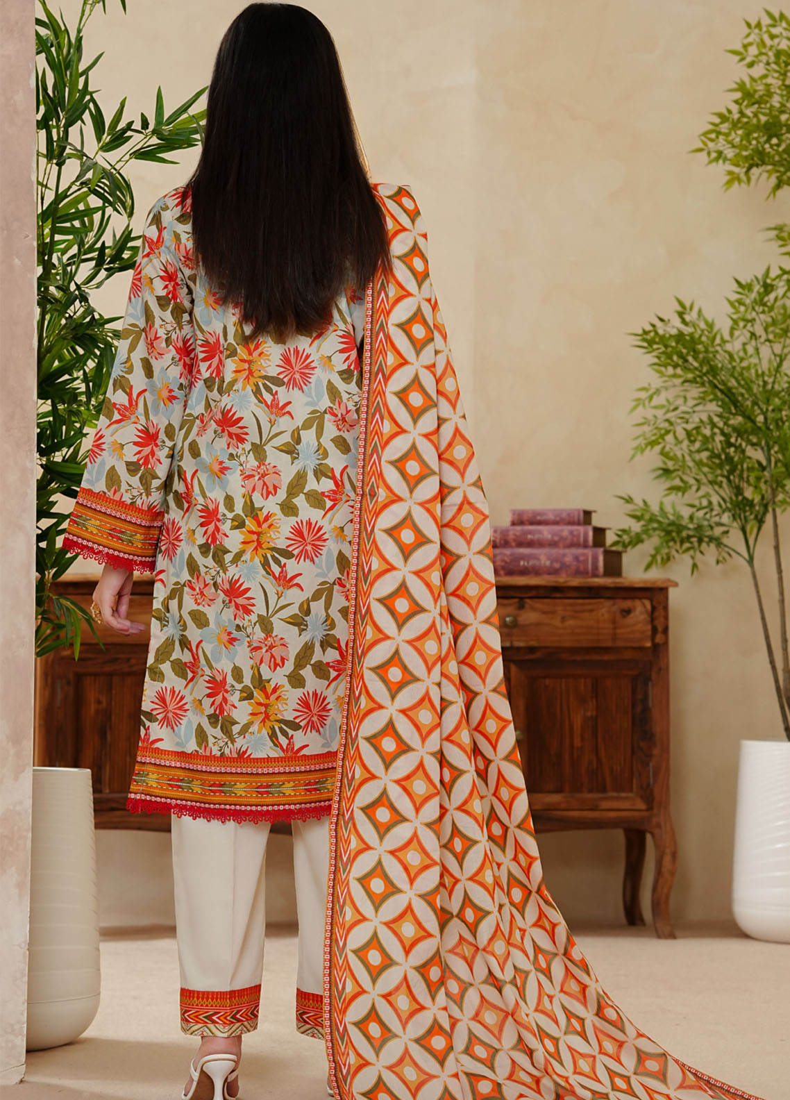Misri By VS Textile Printed Lawn 3 Piece Unstitched Suit VS25PLV2 D-636 Misri By VS Textile Printed Lawn 3 Piece Unstitched Suit VS25PLV2 D-636