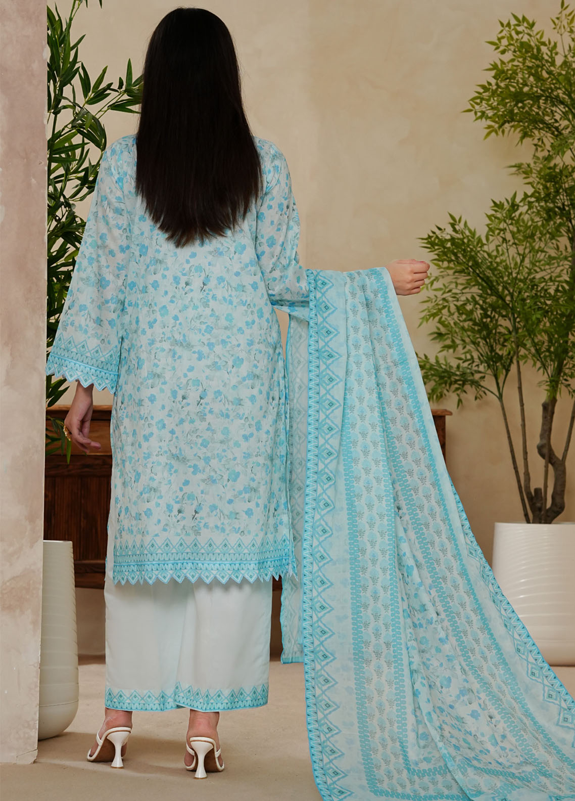 Misri By VS Textile Printed Lawn 3 Piece Unstitched Suit VS25PLV2 D-639 Misri By VS Textile Printed Lawn 3 Piece Unstitched Suit VS25PLV2 D-639