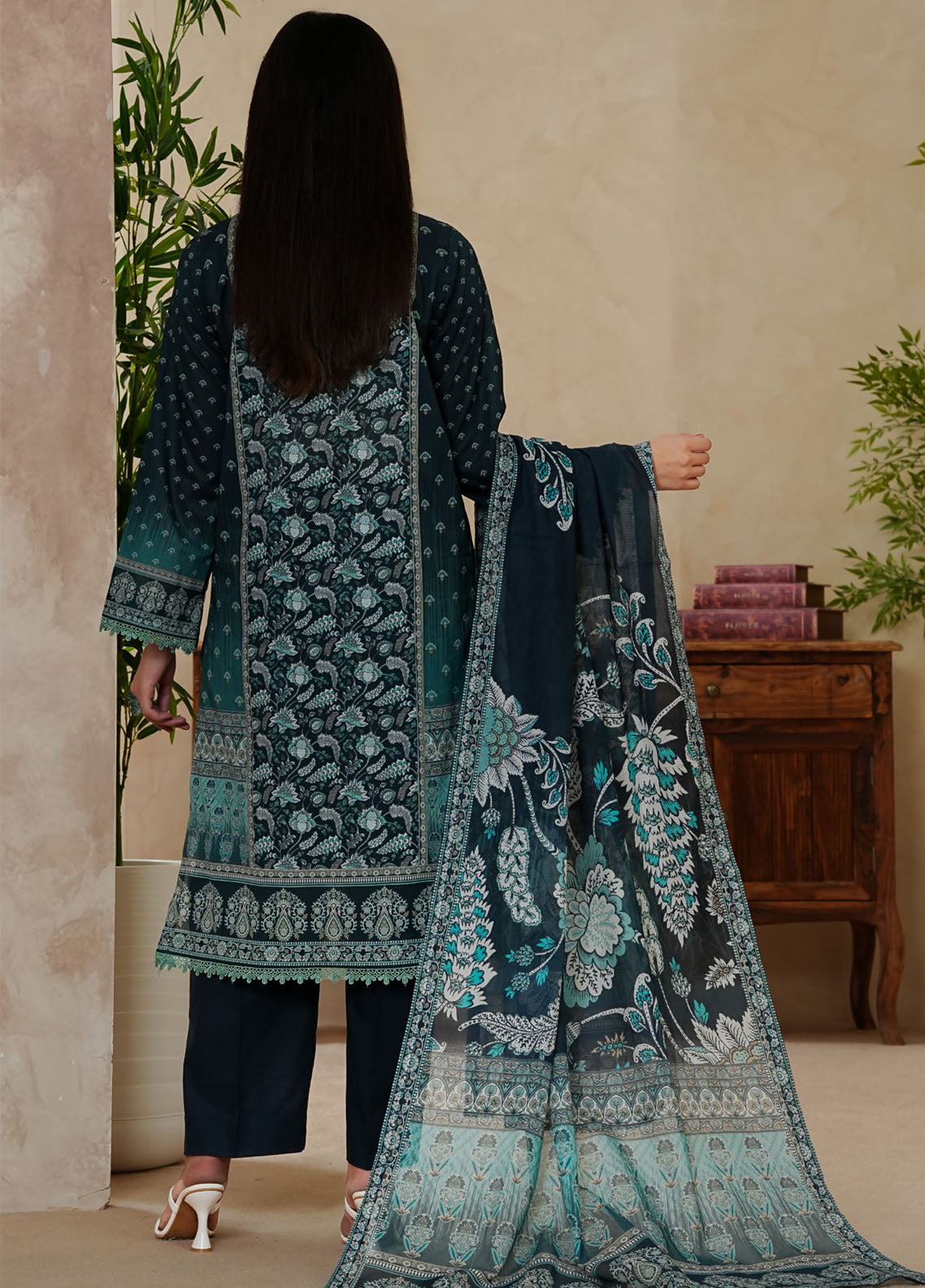 Misri By VS Textile Printed Lawn 3 Piece Unstitched Suit VS25PLV2 D-640 Misri By VS Textile Printed Lawn 3 Piece Unstitched Suit VS25PLV2 D-640