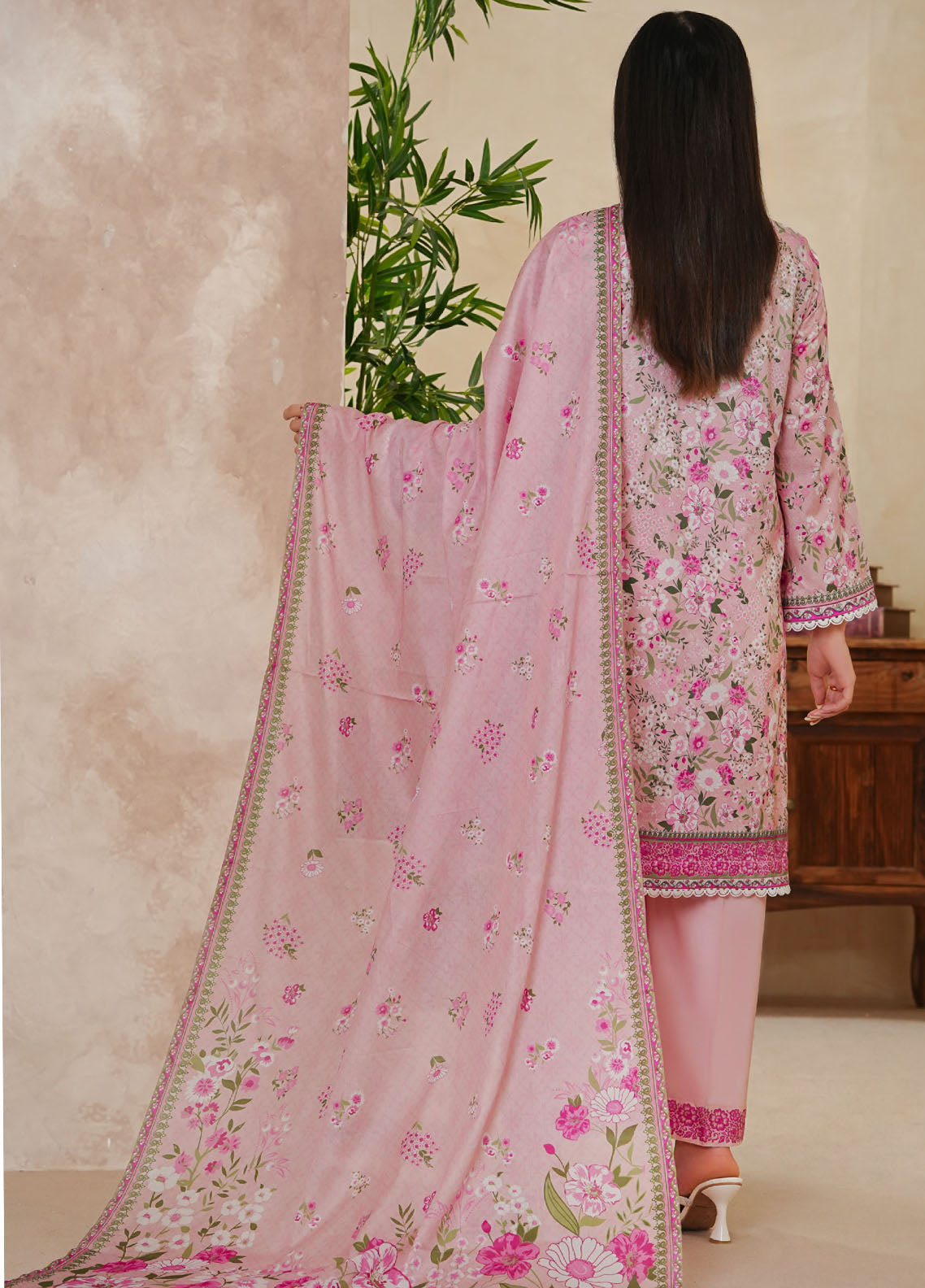 Misri By VS Textile Printed Lawn 3 Piece Unstitched Suit VS25PLV2 D-641 Misri By VS Textile Printed Lawn 3 Piece Unstitched Suit VS25PLV2 D-641