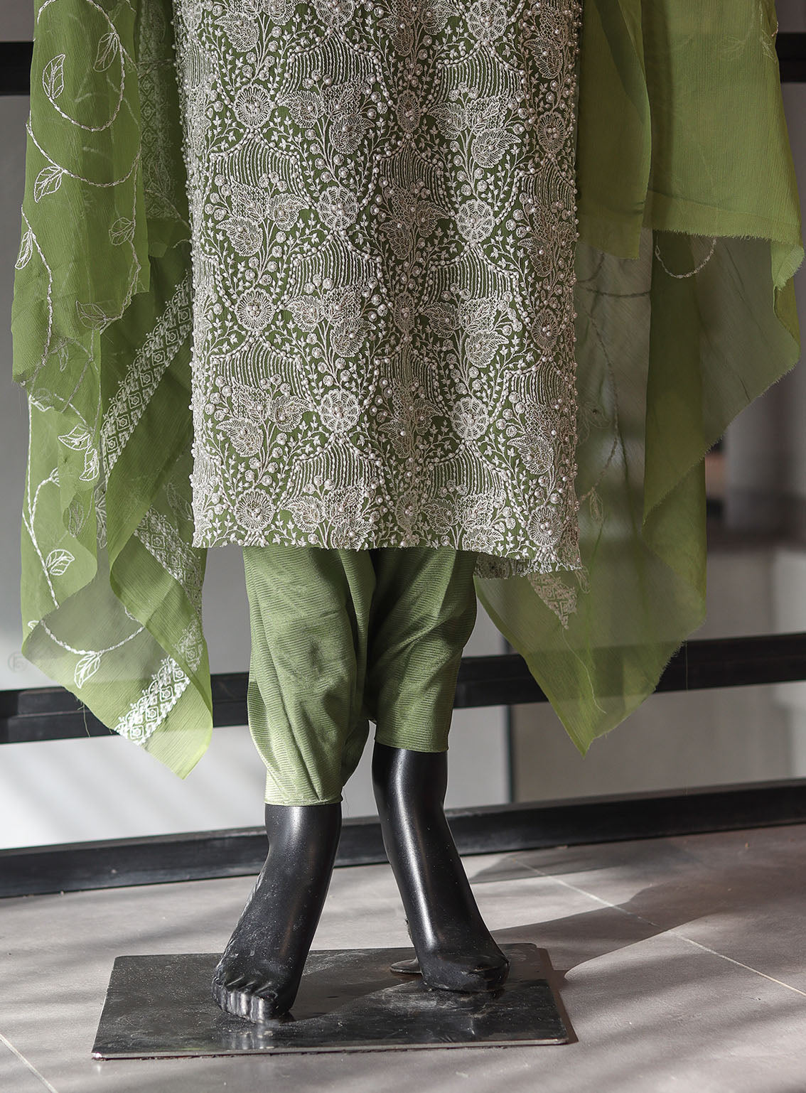 Moin Block Embroidered Chiffon 2 Piece Unstitched Suit - MBLK24EN D-03 Moin Block Embroidered Chiffon 2 Piece Unstitched Suit - MBLK24EN D-03