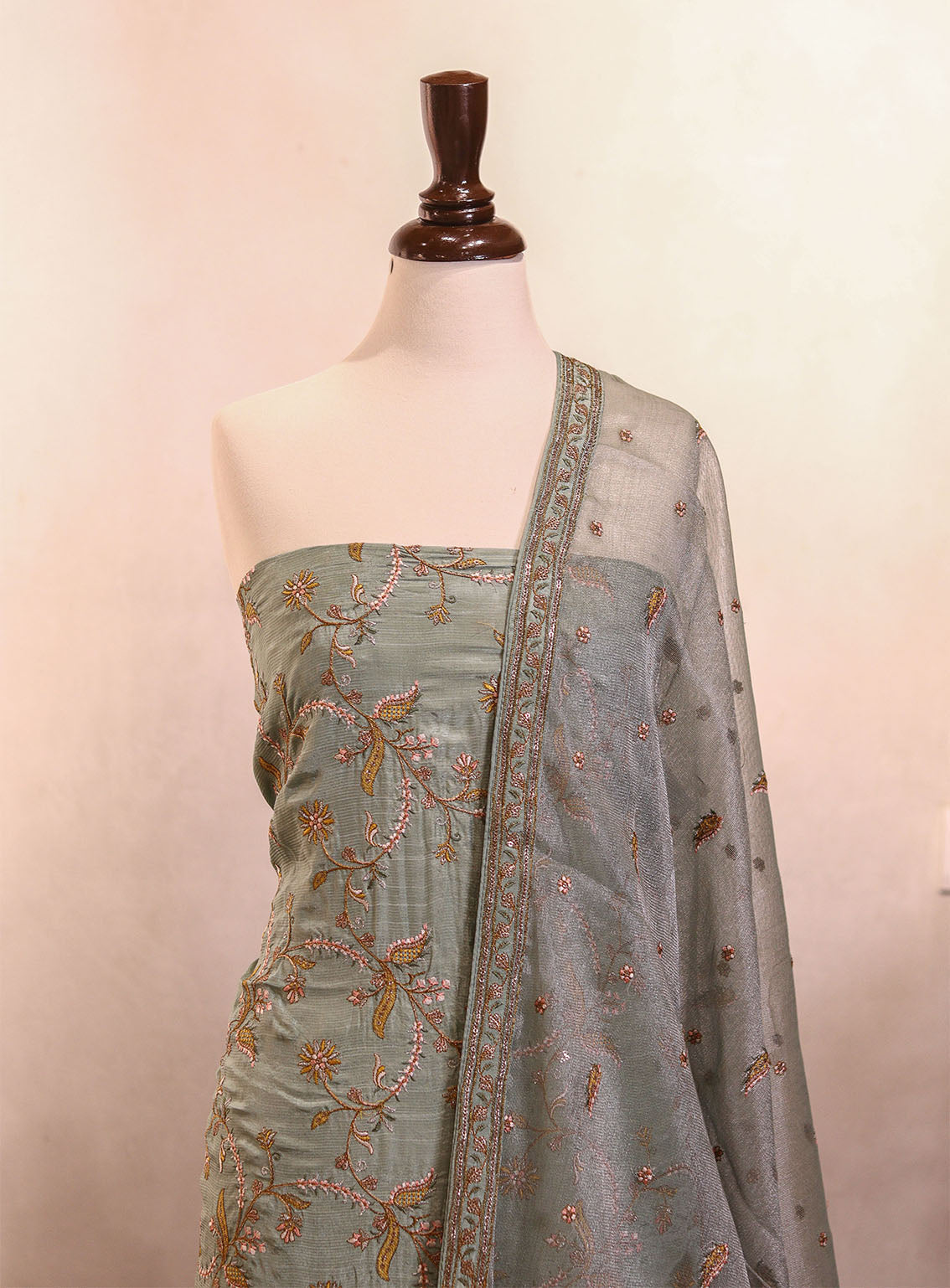 Moin Block Embroidered Raw Silk 3 Piece Unstitched Suit MBLK25ERS MD-1422 Moin Block Embroidered Raw Silk 3 Piece Unstitched Suit MBLK25ERS MD-1422