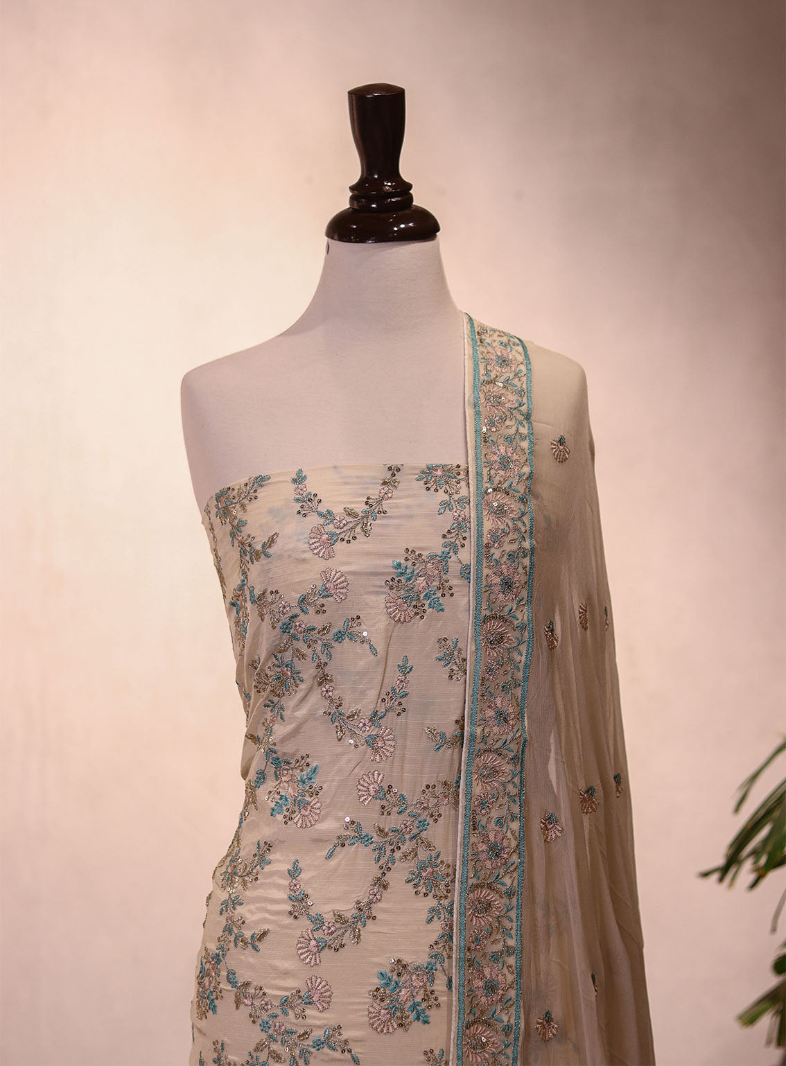 Moin Block Embroidered Raw Silk 3 Piece Unstitched Suit MBLK25ERS MD-1430 Moin Block Embroidered Raw Silk 3 Piece Unstitched Suit MBLK25ERS MD-1430