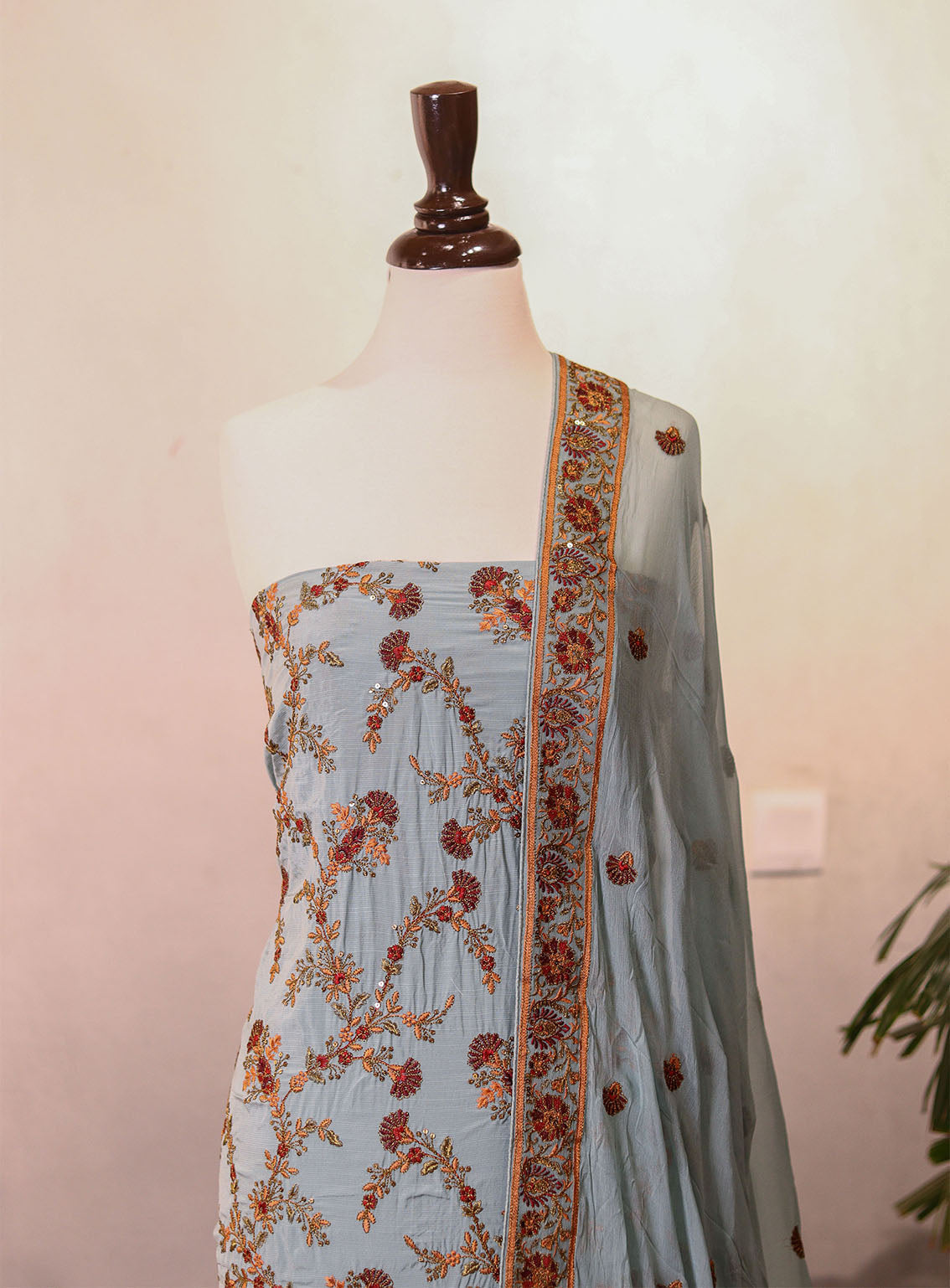 Moin Block Embroidered Raw Silk 3 Piece Unstitched Suit MBLK25ERS MD-1432 Moin Block Embroidered Raw Silk 3 Piece Unstitched Suit MBLK25ERS MD-1432