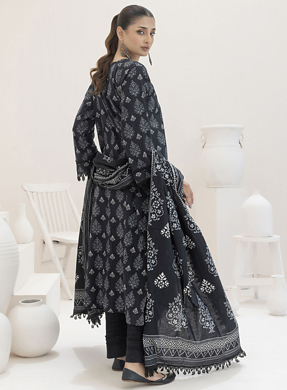 Monochrome By Alzohaib Digital Printed Lawn 3 Piece Unstitched Suit AZ24M MDL-01 Monochrome By Alzohaib Digital Printed Lawn 3 Piece Unstitched Suit AZ24M MDL-01