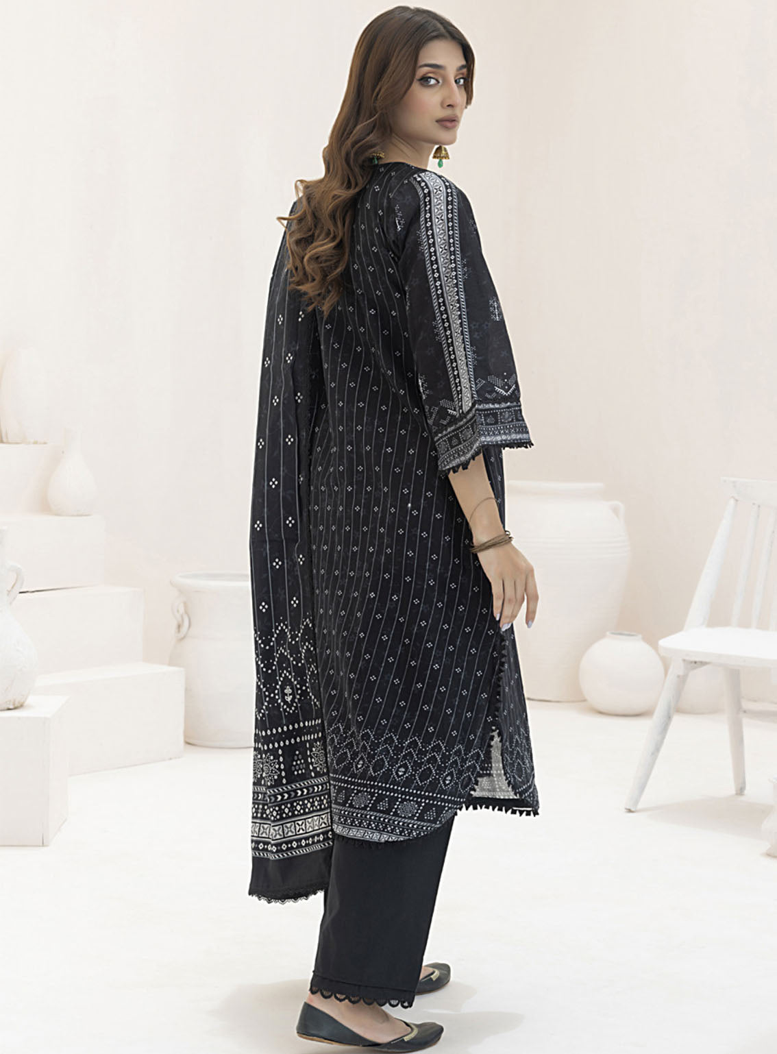 Monochrome By Alzohaib Digital Printed Lawn 3 Piece Unstitched Suit AZ24M MDL-07 Monochrome By Alzohaib Digital Printed Lawn 3 Piece Unstitched Suit AZ24M MDL-07
