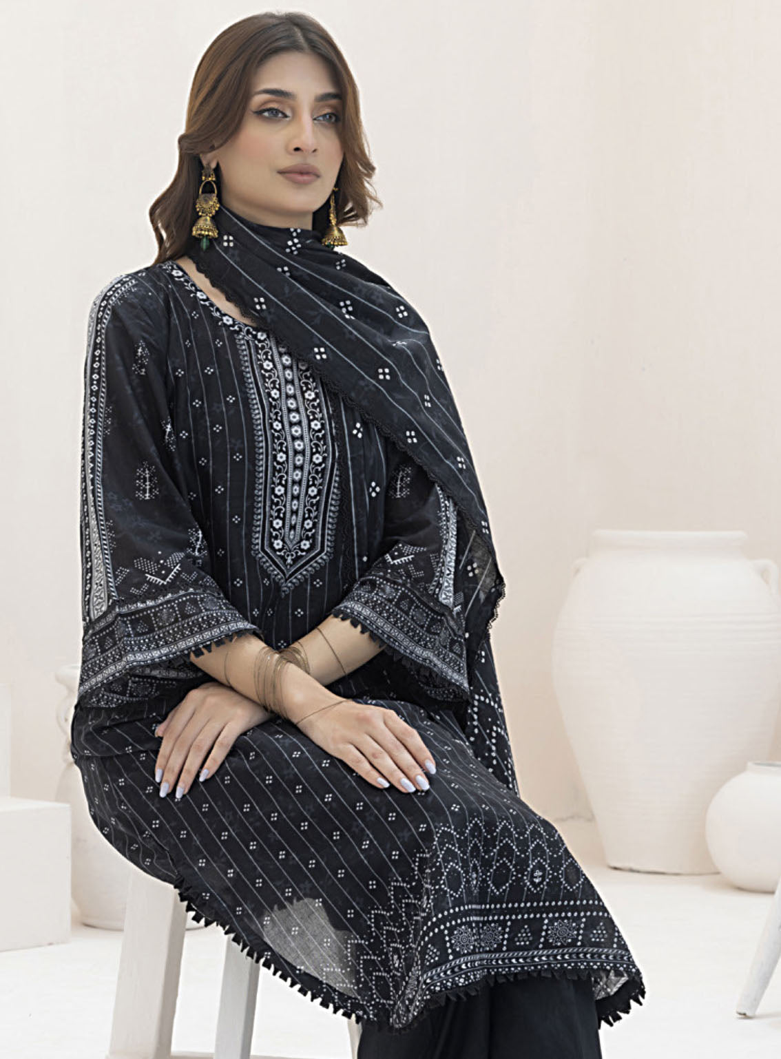 Monochrome By Alzohaib Digital Printed Lawn 3 Piece Unstitched Suit AZ24M MDL-07 Monochrome By Alzohaib Digital Printed Lawn 3 Piece Unstitched Suit AZ24M MDL-07