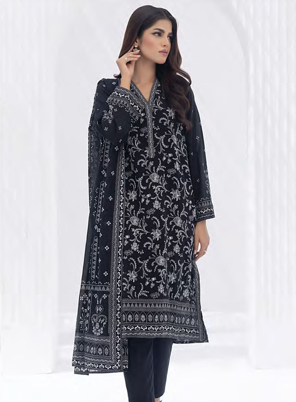 Monochrome By LSM Lakhany Printed Lawn 3 Piece Stitched Suit- LSM24ML LG-IZ-0212 Monochrome By LSM Lakhany Printed Lawn 3 Piece Stitched Suit- LSM24ML LG-IZ-0212