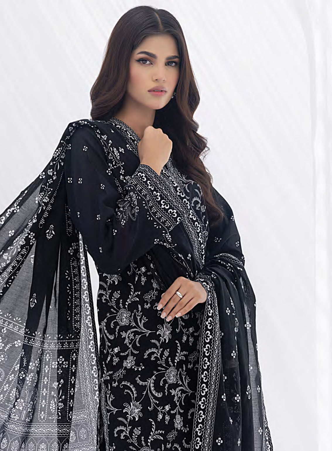 Monochrome By LSM Lakhany Printed Lawn 3 Piece Stitched Suit- LSM24ML LG-IZ-0212 Monochrome By LSM Lakhany Printed Lawn 3 Piece Stitched Suit- LSM24ML LG-IZ-0212