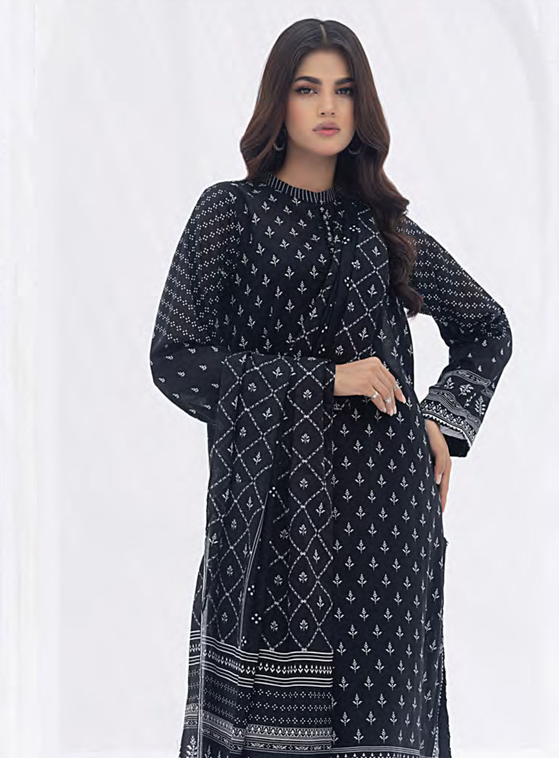 Monochrome By LSM Lakhany Printed Lawn 3 Piece Stitched Suit- LSM24ML LG-SR-0229 Monochrome By LSM Lakhany Printed Lawn 3 Piece Stitched Suit- LSM24ML LG-SR-0229