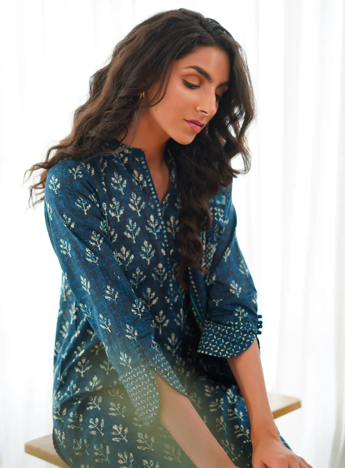 Monochrome By Sahar Printed Lawn 3 Piece Unstitched Suit S24M MC-V2-01 Monochrome By Sahar Printed Lawn 3 Piece Unstitched Suit S24M MC-V2-01