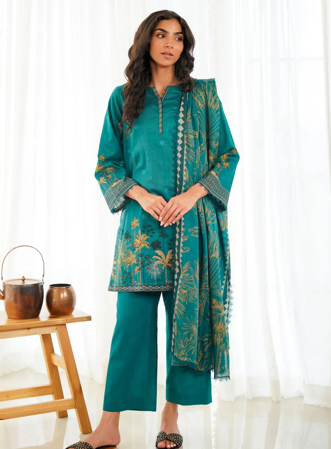 Monochrome By Sahar Printed Lawn 3 Piece Unstitched Suit S24M MC-V2-03 Monochrome By Sahar Printed Lawn 3 Piece Unstitched Suit S24M MC-V2-03