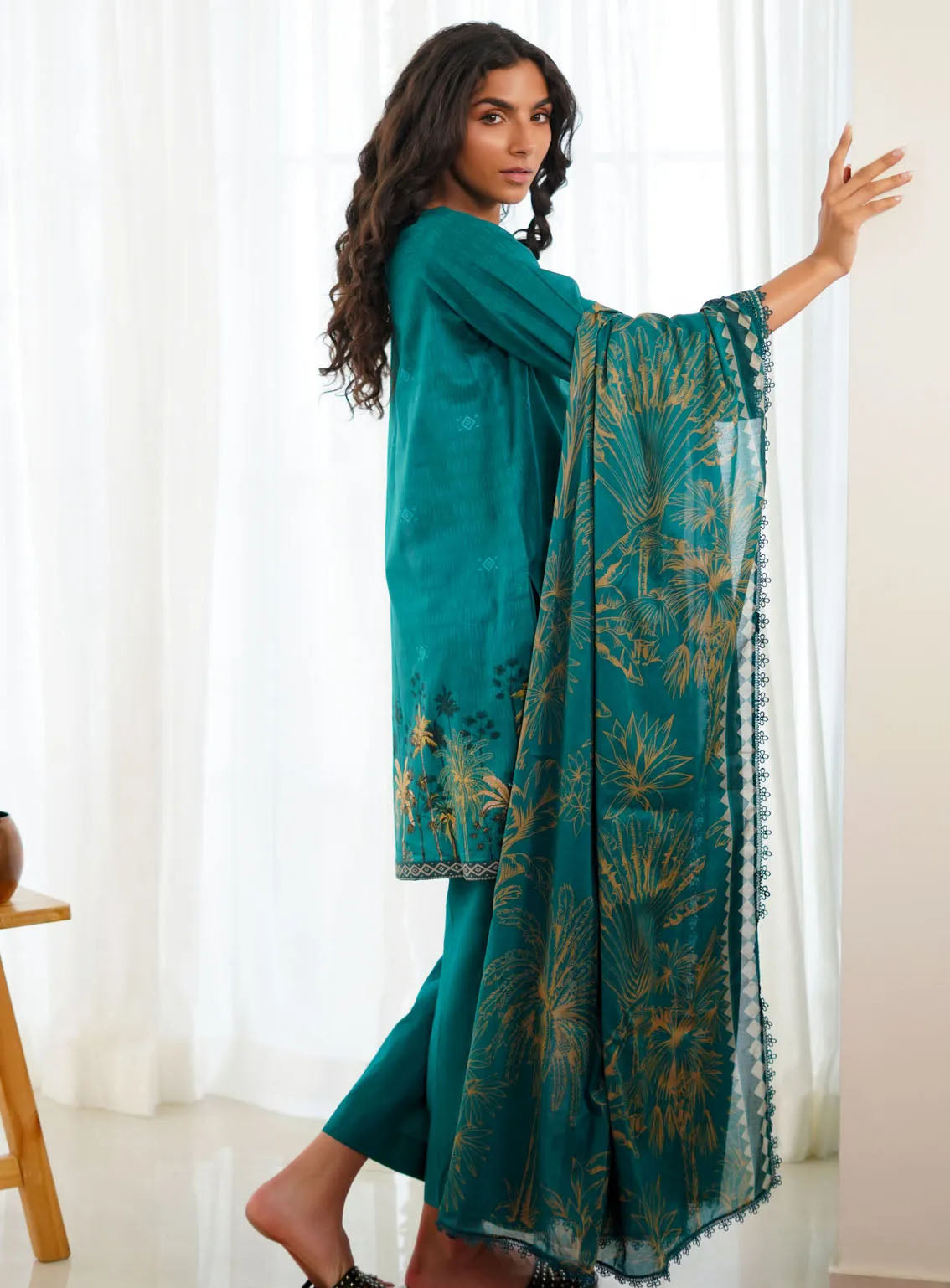 Monochrome By Sahar Printed Lawn 3 Piece Unstitched Suit S24M MC-V2-03 Monochrome By Sahar Printed Lawn 3 Piece Unstitched Suit S24M MC-V2-03