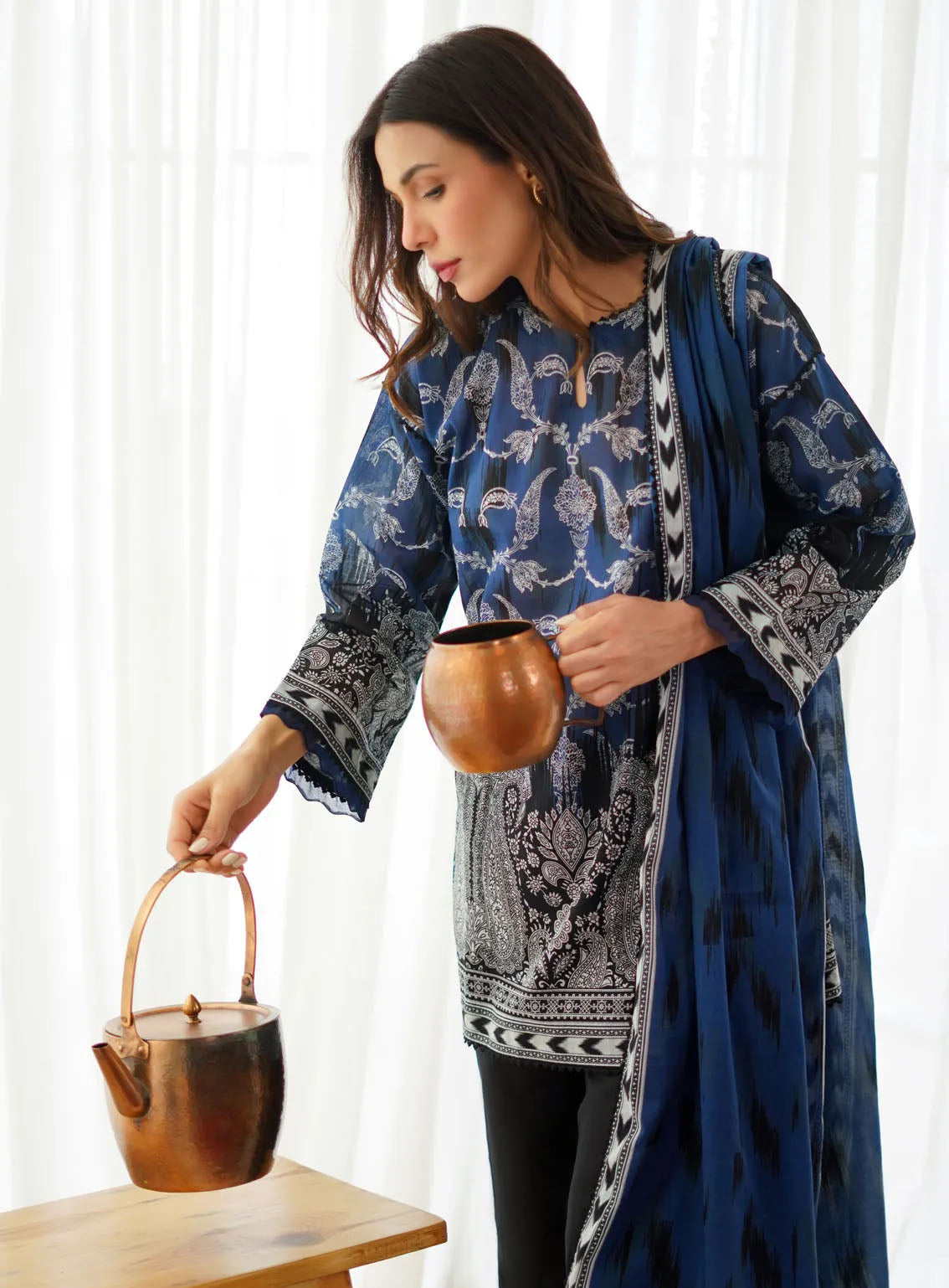 Monochrome By Sahar Printed Lawn 3 Piece Unstitched Suit S24M MC-V2-04 Monochrome By Sahar Printed Lawn 3 Piece Unstitched Suit S24M MC-V2-04