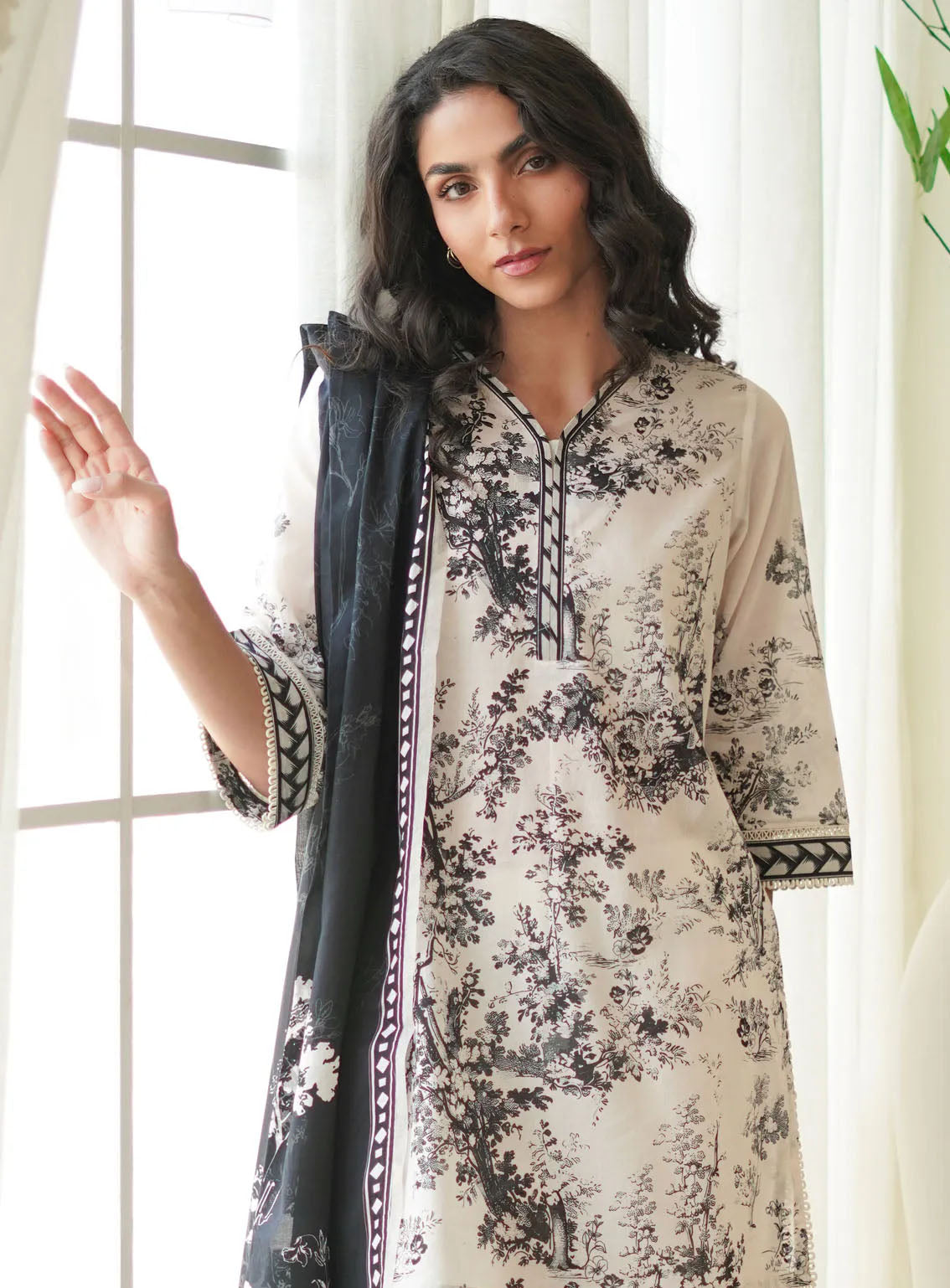 Monochrome By Sahar Printed Lawn 3 Piece Unstitched Suit S24M MC-V2-06 Monochrome By Sahar Printed Lawn 3 Piece Unstitched Suit S24M MC-V2-06