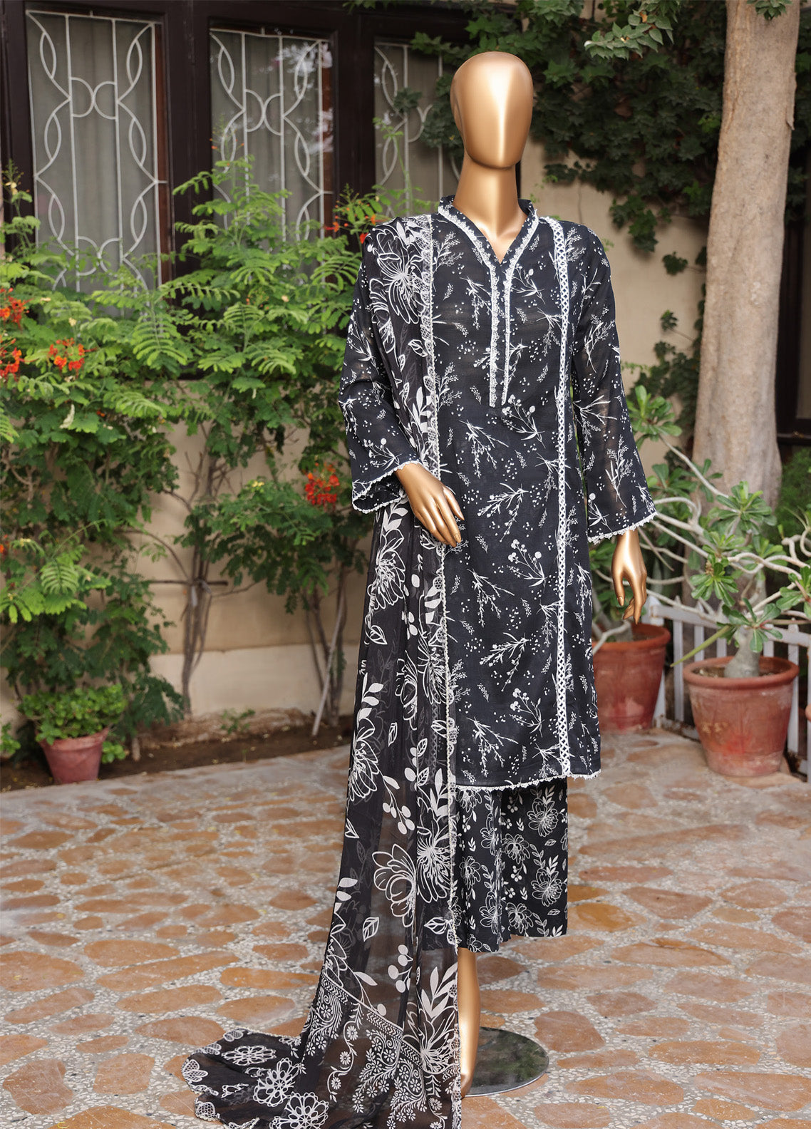 Monochrome By Schick Digital Printed Lawn 3 Piece Unstitched Suit SDH25MV12 AD-03 Monochrome By Schick Digital Printed Lawn 3 Piece Unstitched Suit SDH25MV12 AD-03
