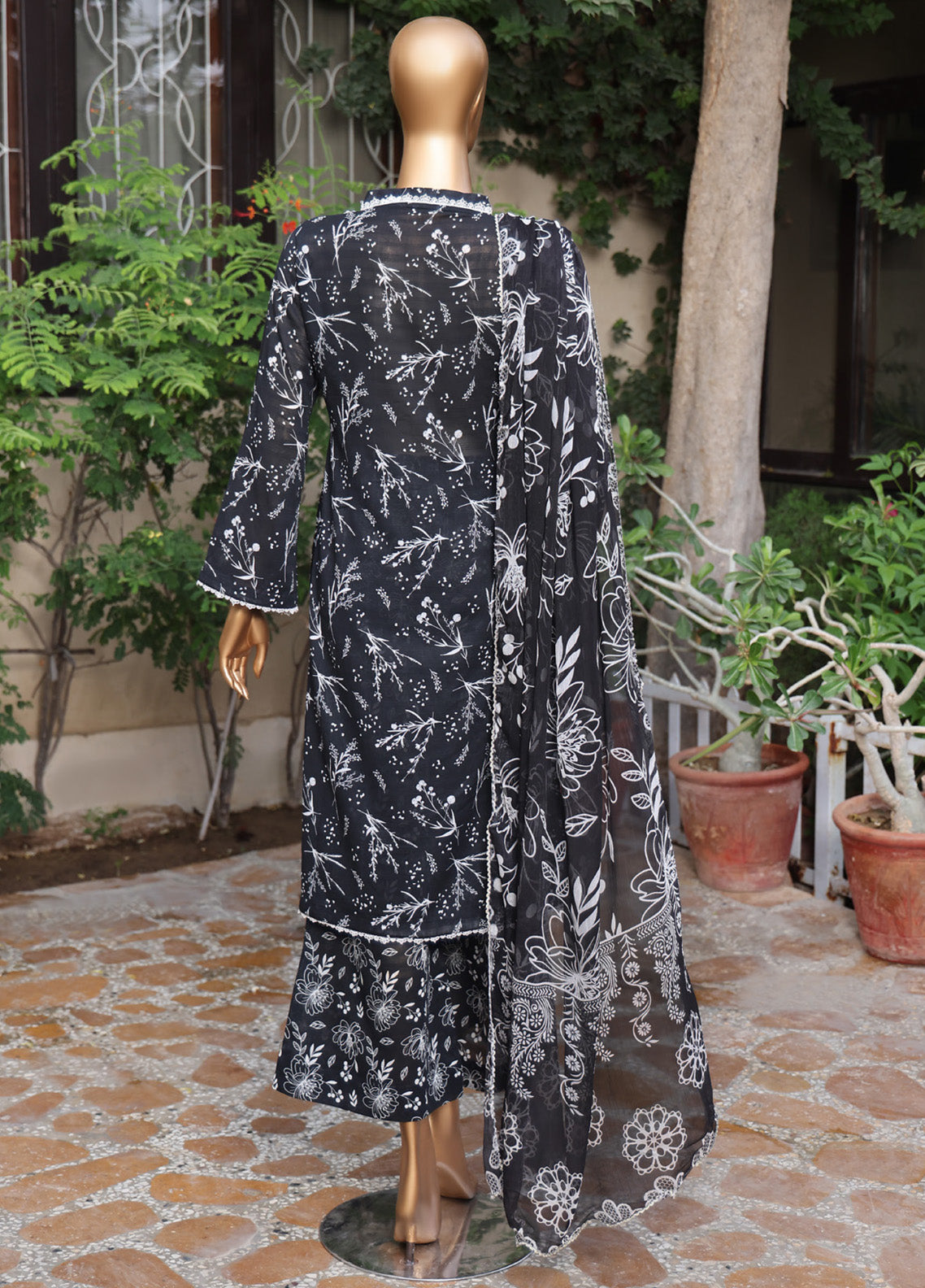 Monochrome By Schick Digital Printed Lawn 3 Piece Unstitched Suit SDH25MV12 AD-03 Monochrome By Schick Digital Printed Lawn 3 Piece Unstitched Suit SDH25MV12 AD-03