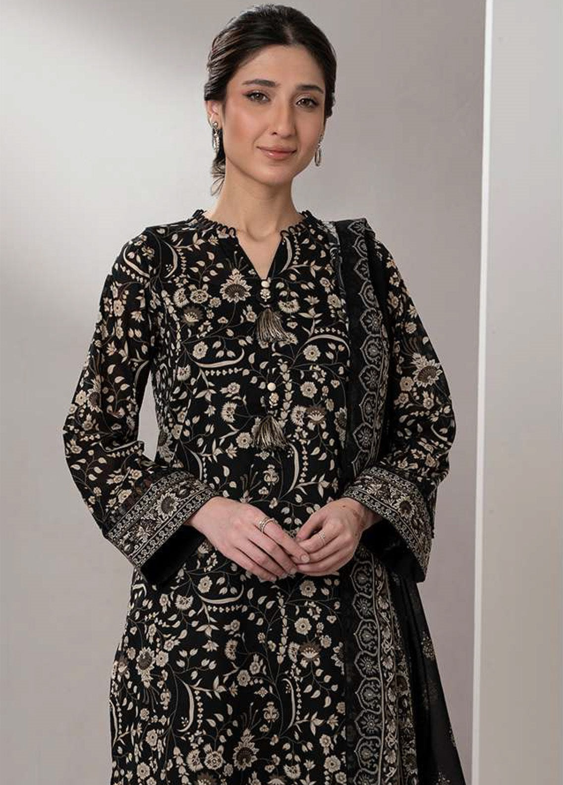 Monochrome By Zellbury Printed Lawn 2 Piece Unstitched Suit WUS25X20626 Monochrome By Zellbury Printed Lawn 2 Piece Unstitched Suit WUS25X20626