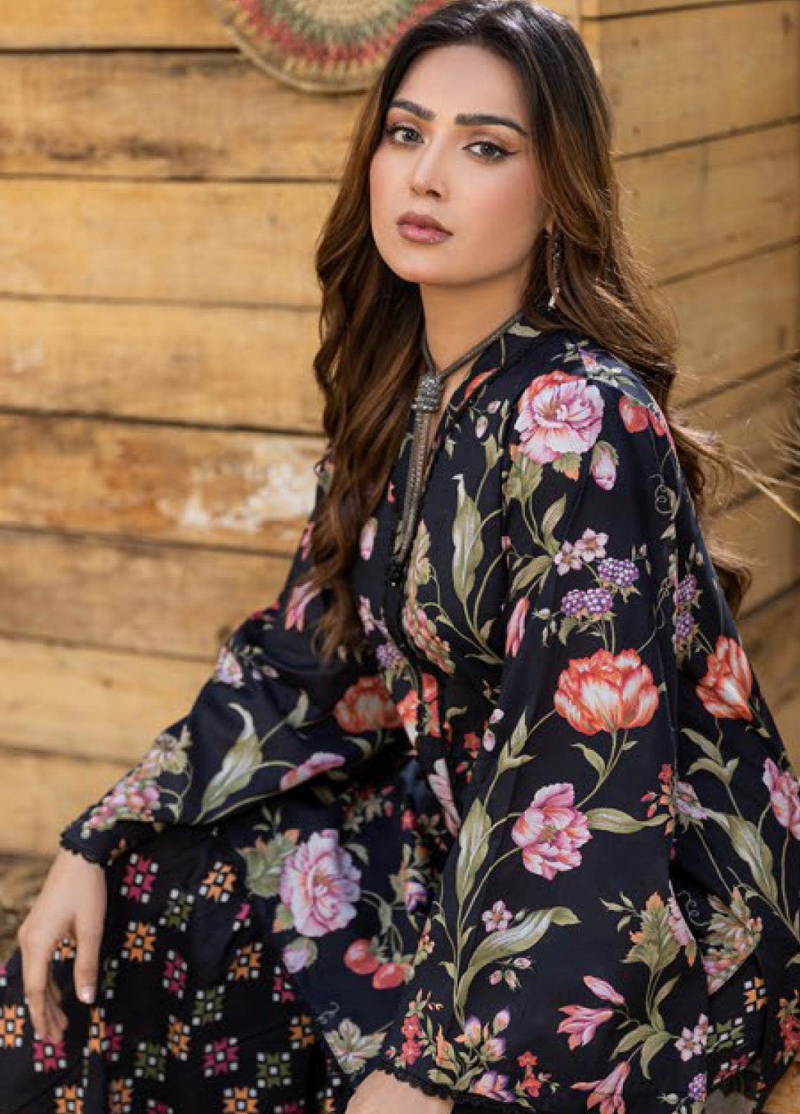 Motifz Classics Printed Lawn 2 Piece Unstitched Suit MT25C2P D-06 Motifz Classics Printed Lawn 2 Piece Unstitched Suit MT25C2P D-06