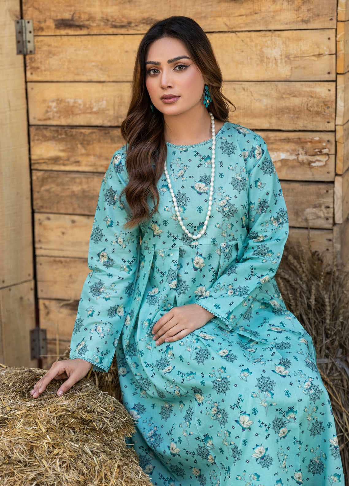 Motifz Classics Printed Lawn 2 Piece Unstitched Suit MT25C2P D-07 Motifz Classics Printed Lawn 2 Piece Unstitched Suit MT25C2P D-07