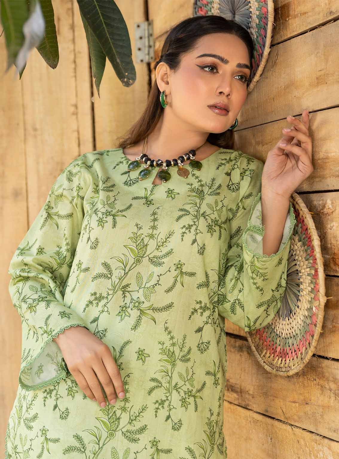 Motifz Classics Printed Lawn 2 Piece Unstitched Suit MT25C2P D-08 Motifz Classics Printed Lawn 2 Piece Unstitched Suit MT25C2P D-08