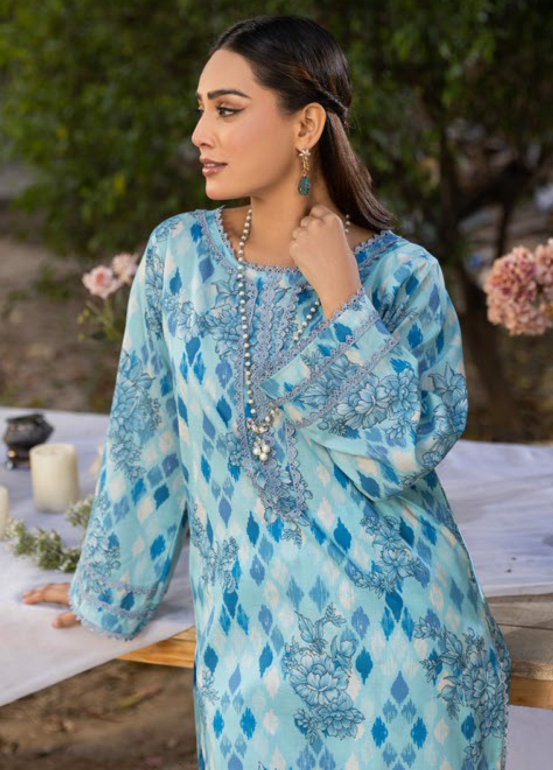 Motifz Classics Printed Lawn 2 Piece Unstitched Suit MT25C2P D-12 Motifz Classics Printed Lawn 2 Piece Unstitched Suit MT25C2P D-12