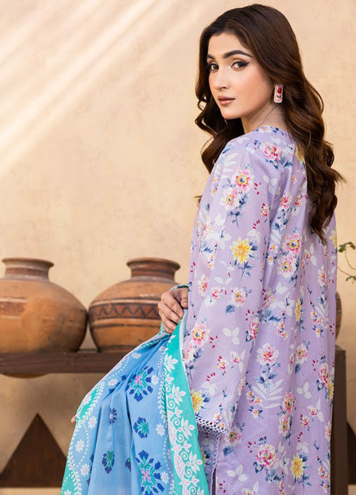 Motifz Classics Printed Lawn 3 Piece Unstitched Suit MT25CV2 D-03 Motifz Classics Printed Lawn 3 Piece Unstitched Suit MT25CV2 D-03