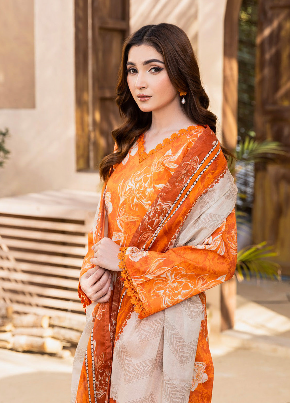 Motifz Classics Printed Lawn 3 Piece Unstitched Suit MT25CV2 D-04 Motifz Classics Printed Lawn 3 Piece Unstitched Suit MT25CV2 D-04